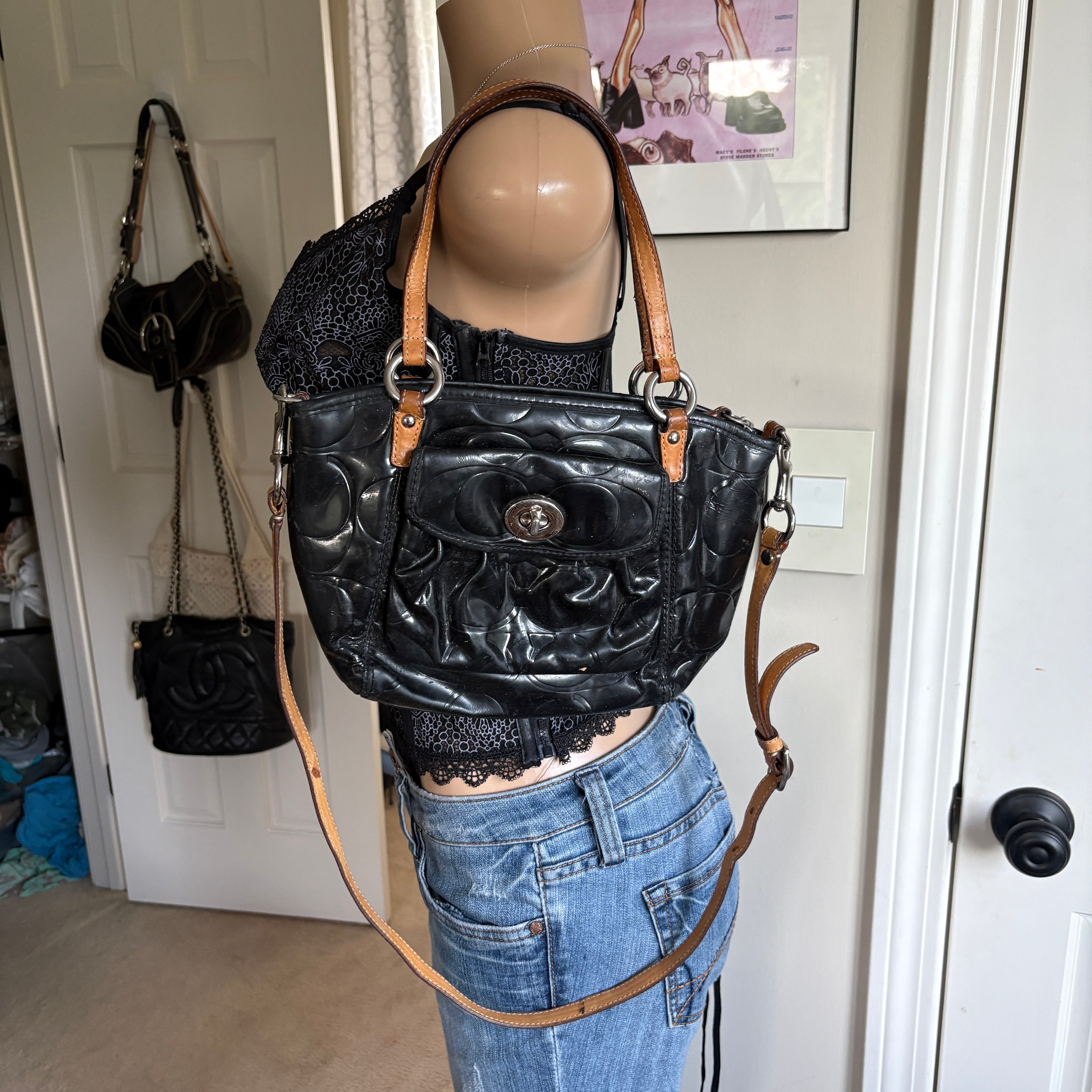 00s vintage Coach signature patent leather shoulder bag