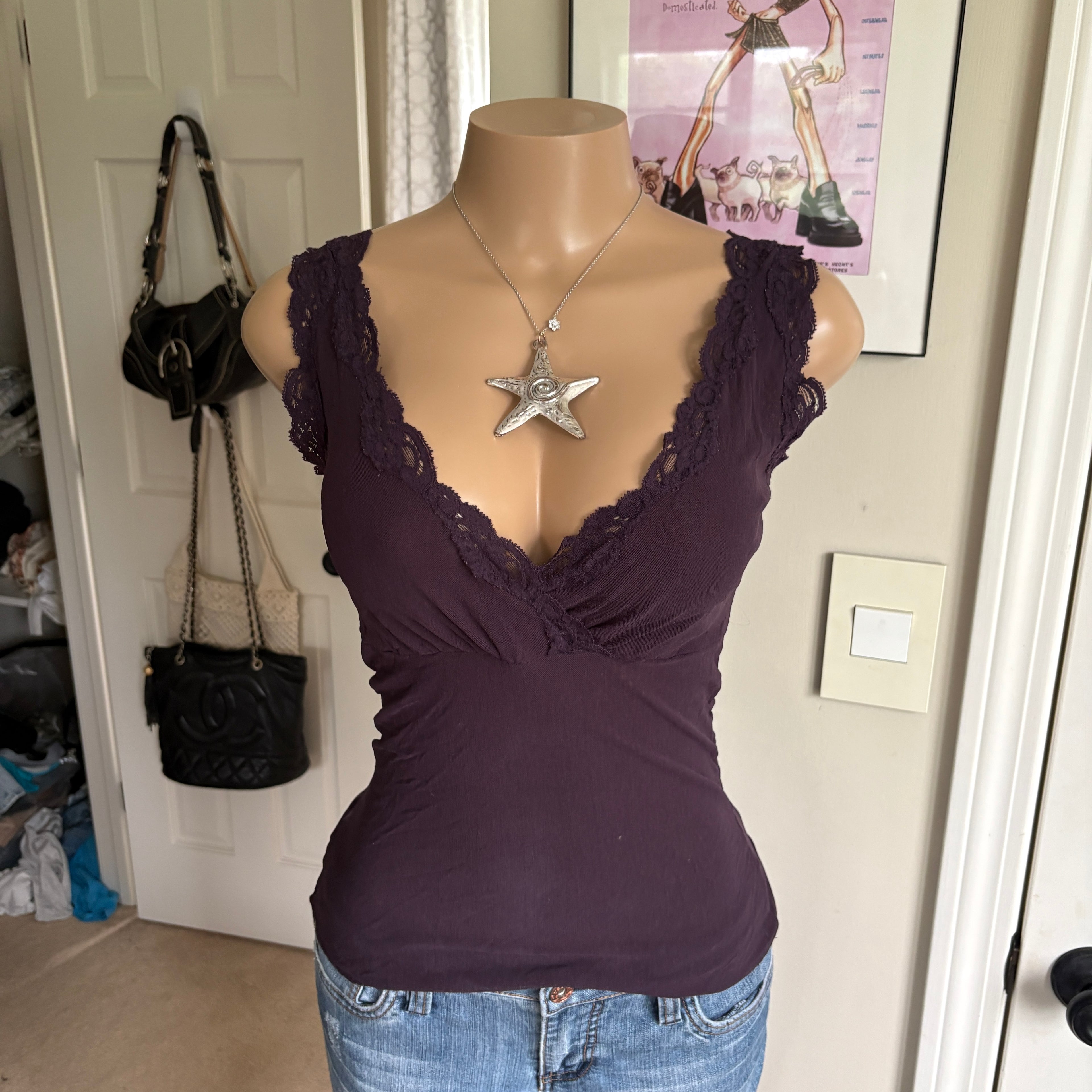00s plum purple lace v neck tank top (size S)