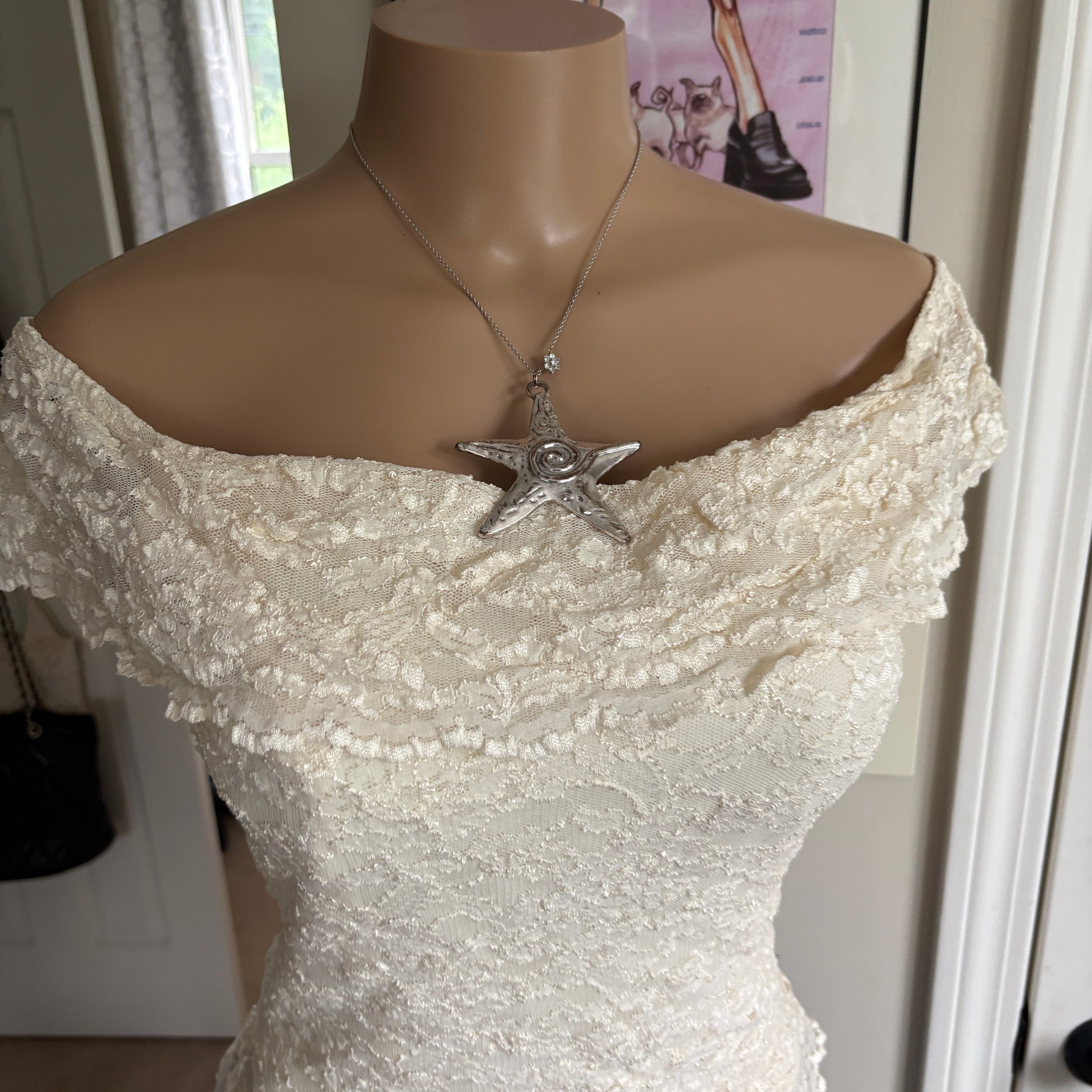 00s cream lace off shoulder top (size S/M)