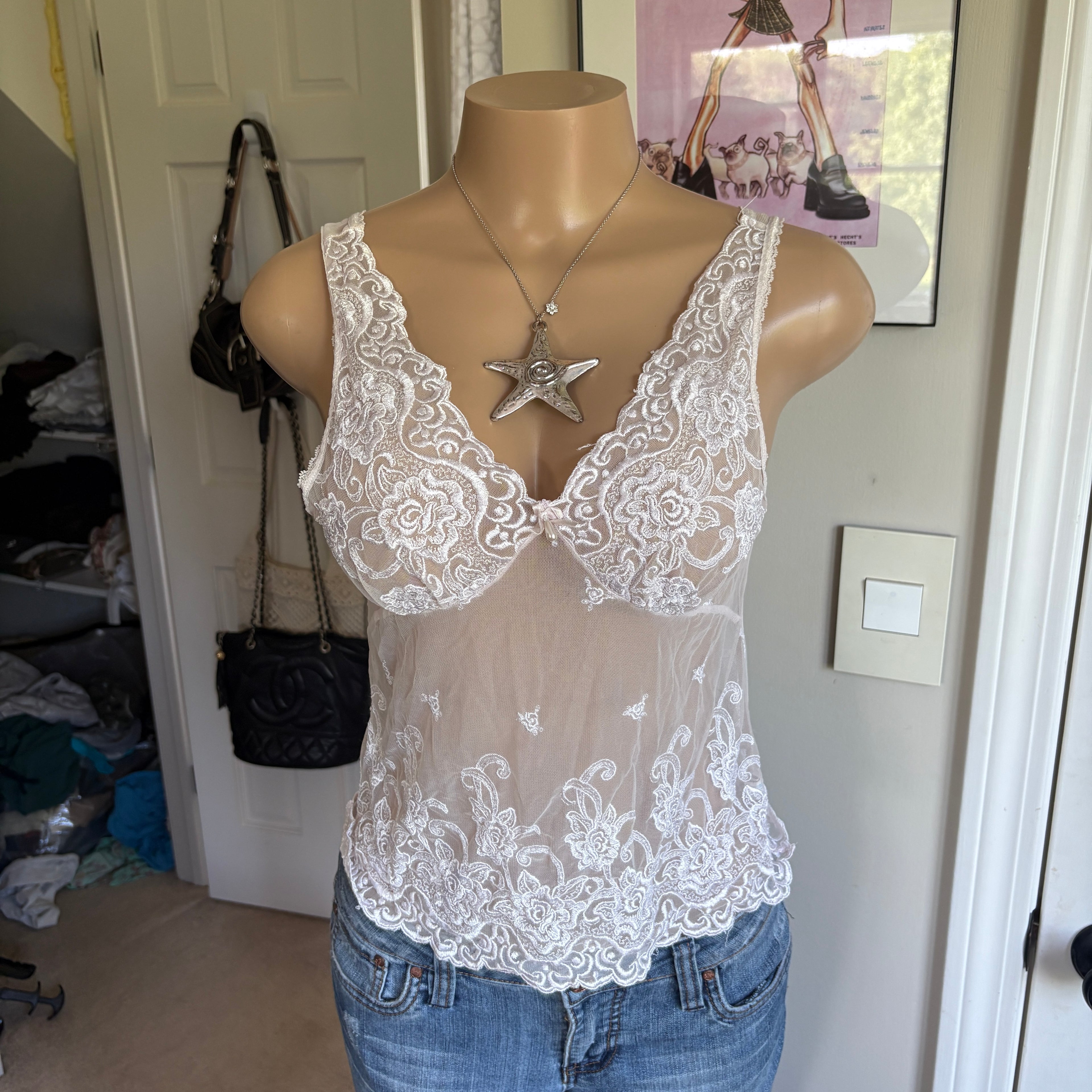 00s white floral lace tank top (size M)