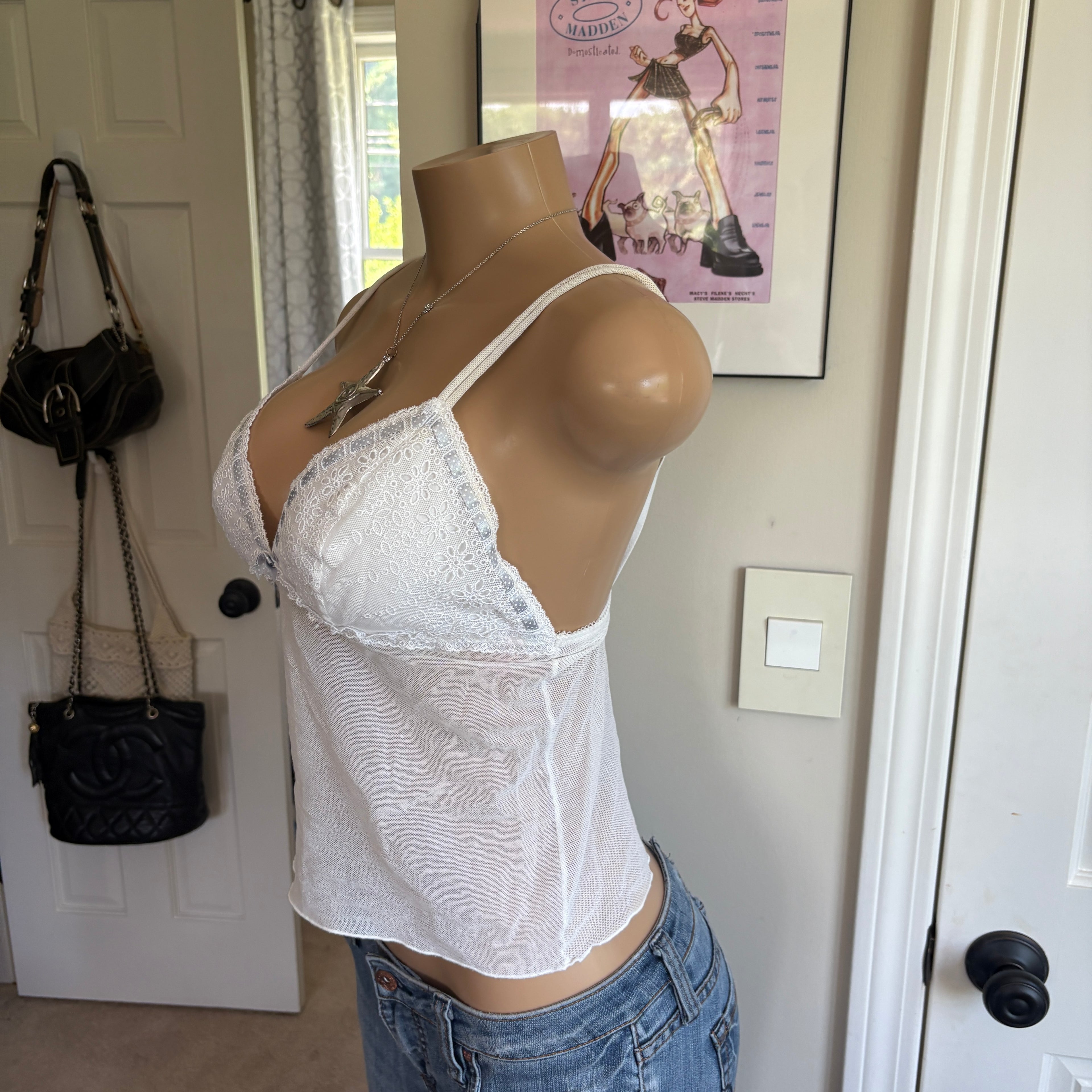 00s white v neck bow cami (size L)