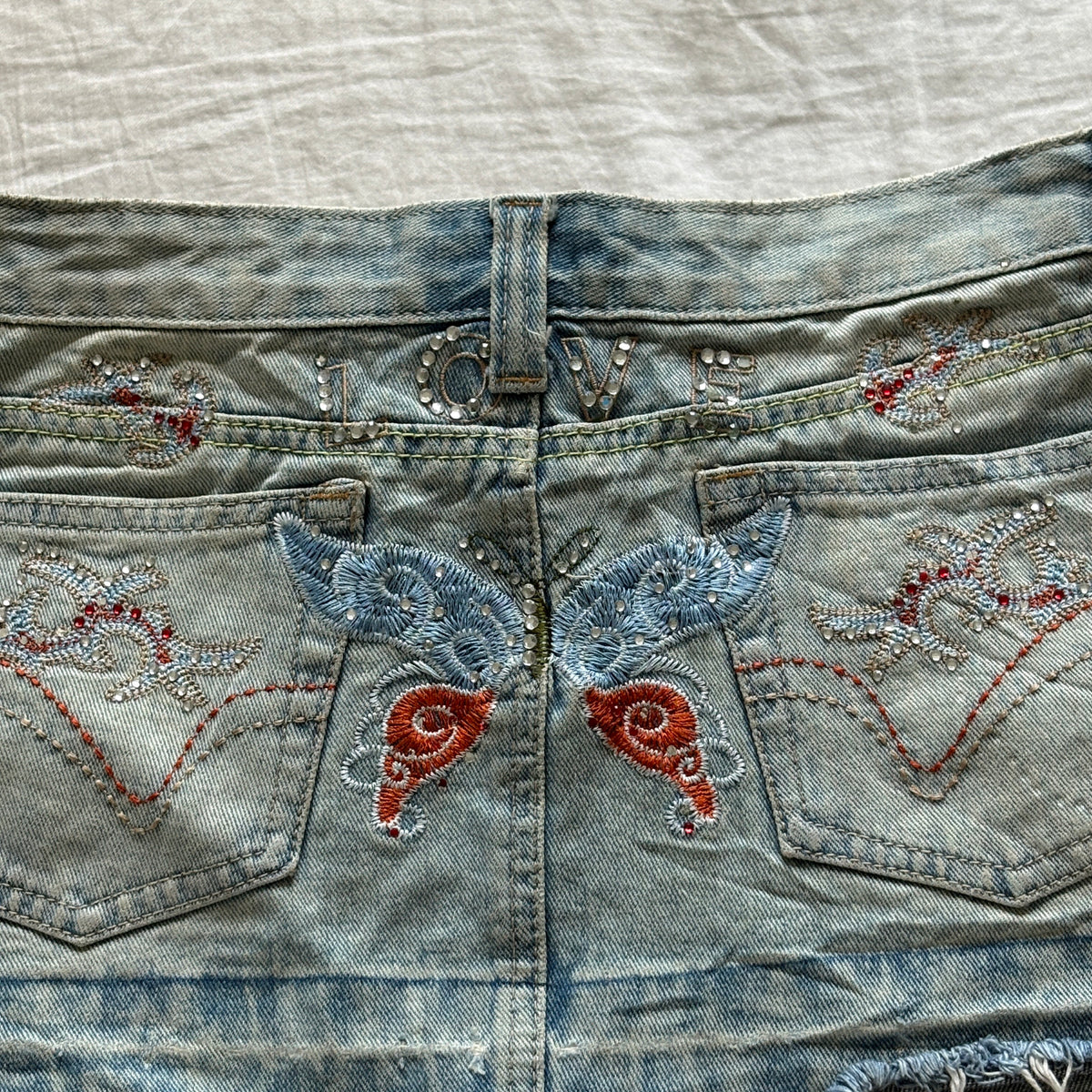 00s Jufu butterfly embroidered mini skirt (size S)