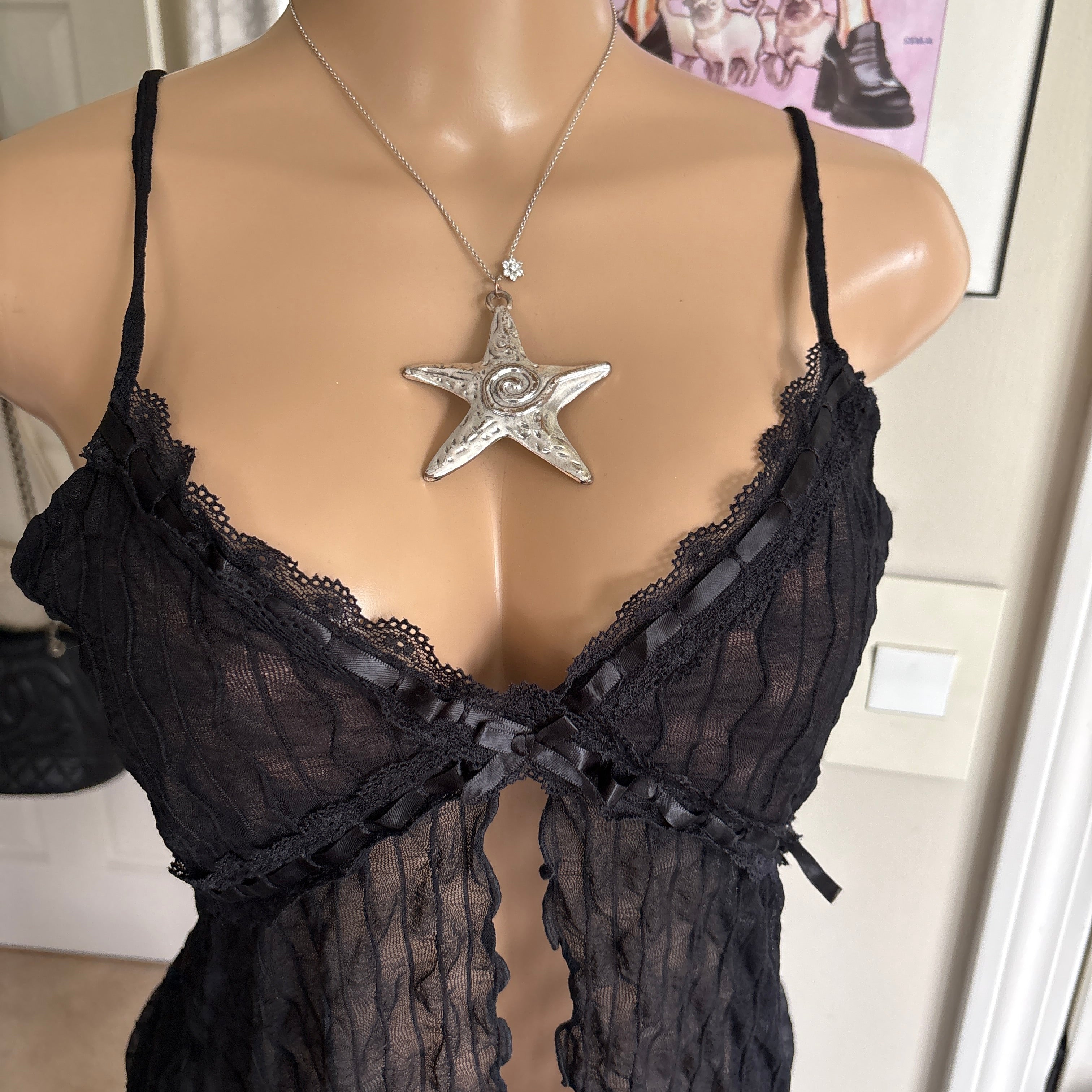 00s black lace open center cami (size L)