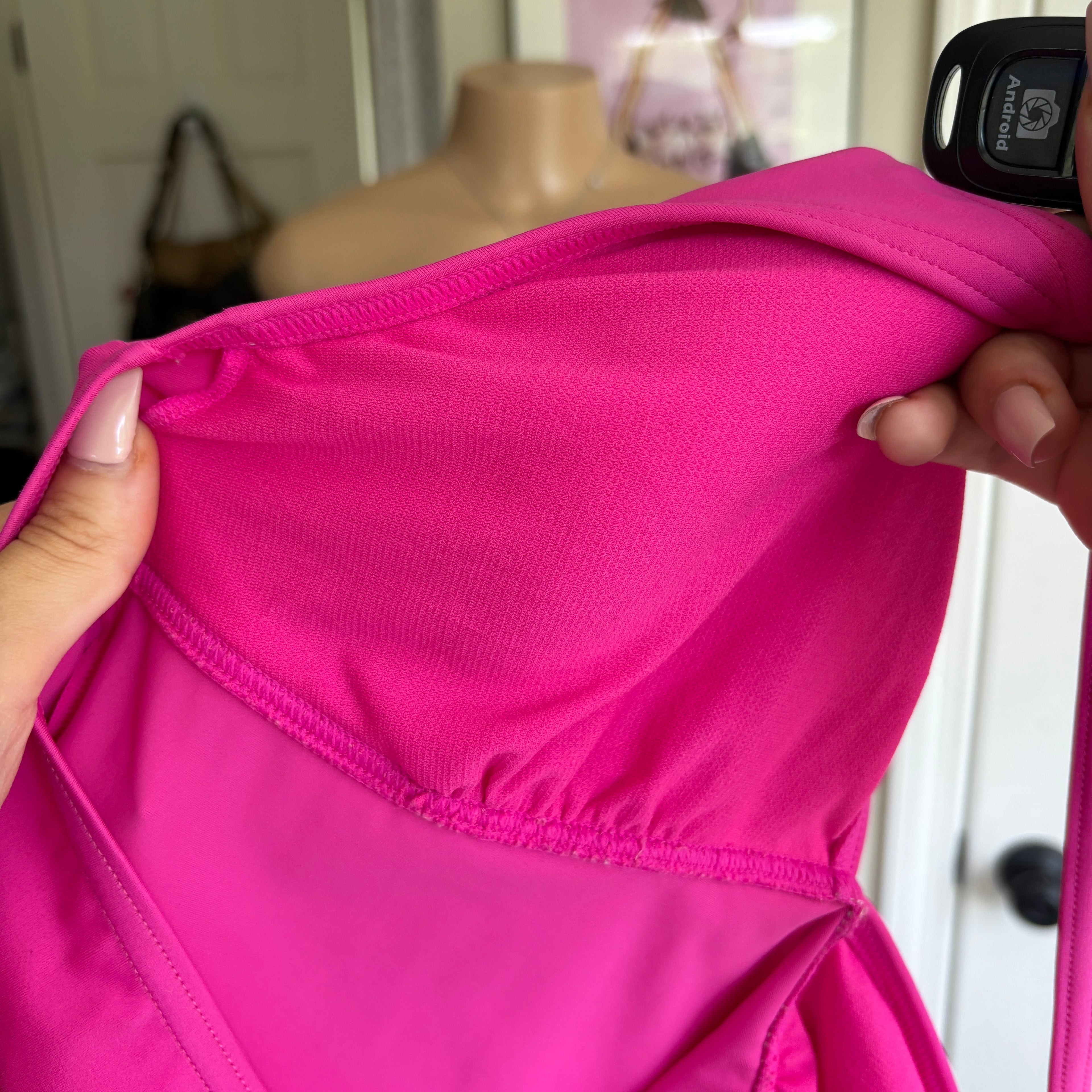 00s pink v neck halter top (size M)