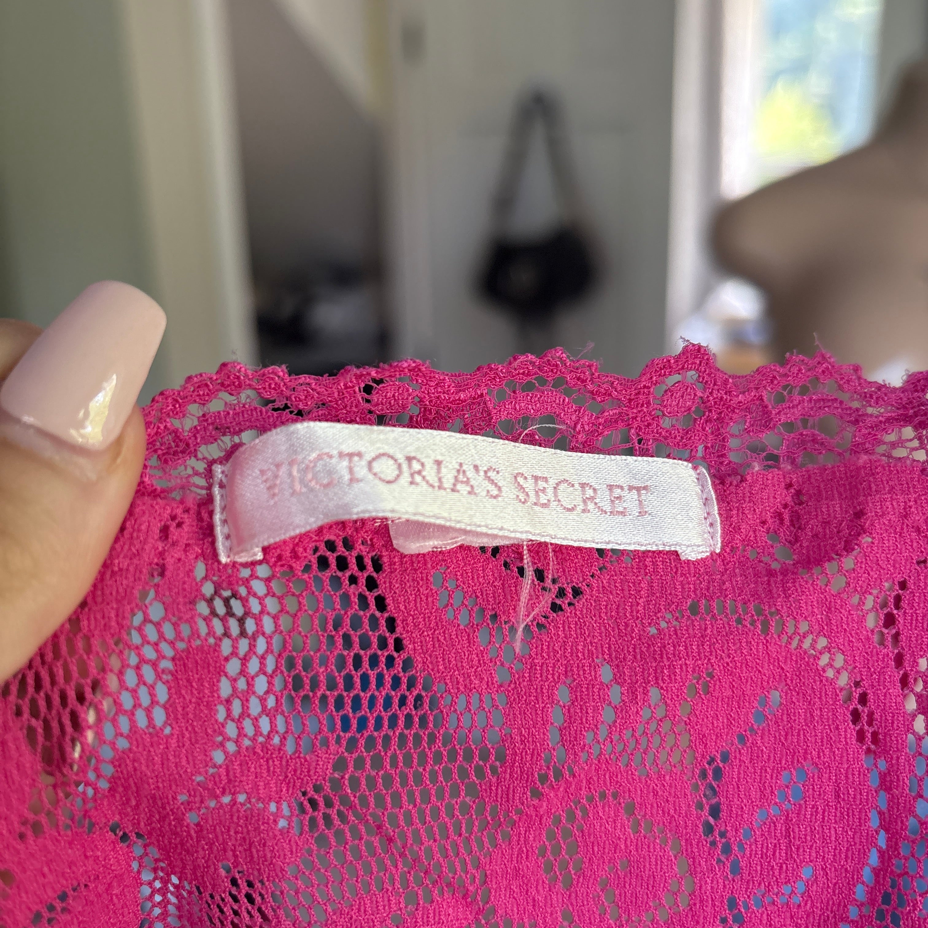 00s Victoria's Secret pink floral lace slip top (size L)