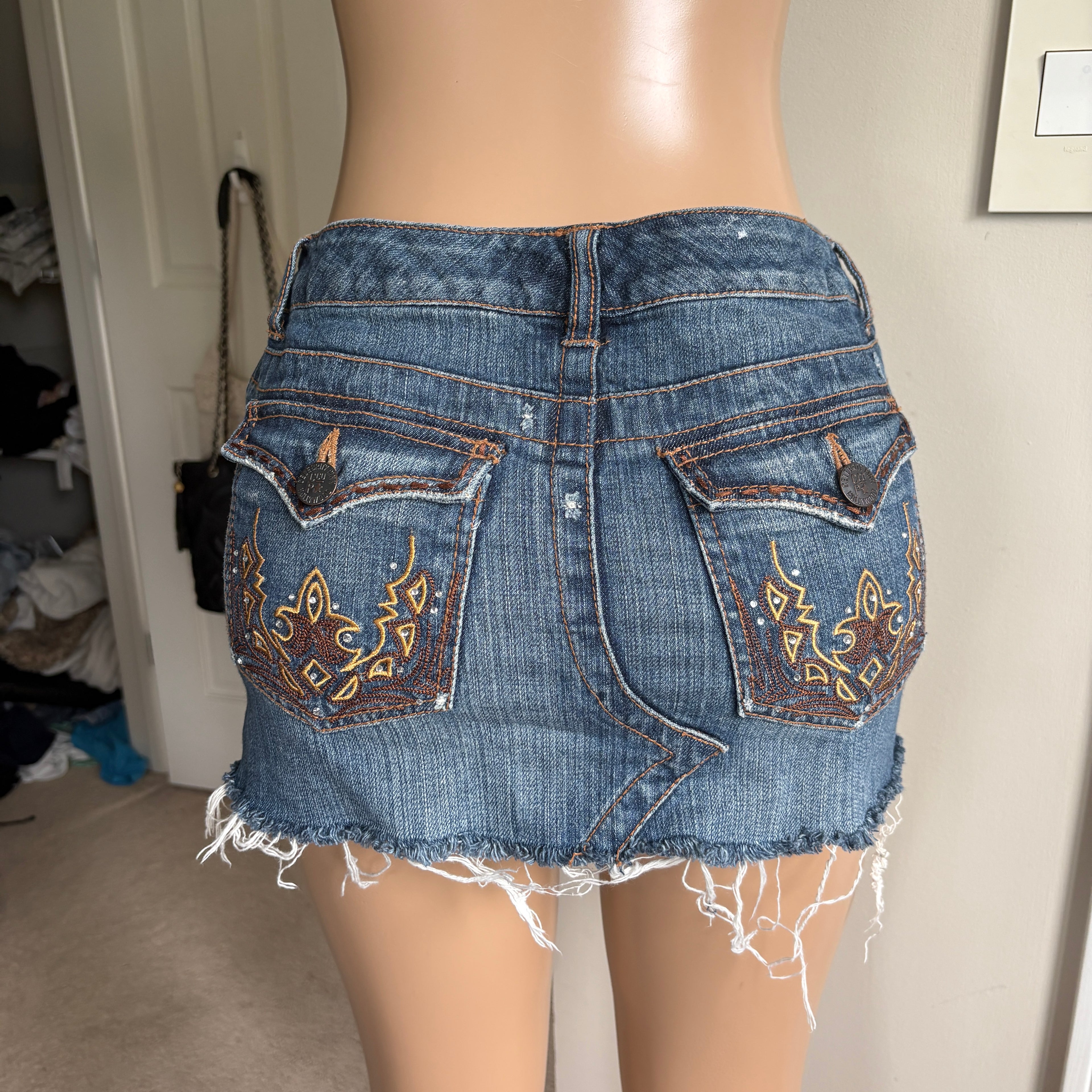 00s Celebrity Pink denim mini skirt (size M)