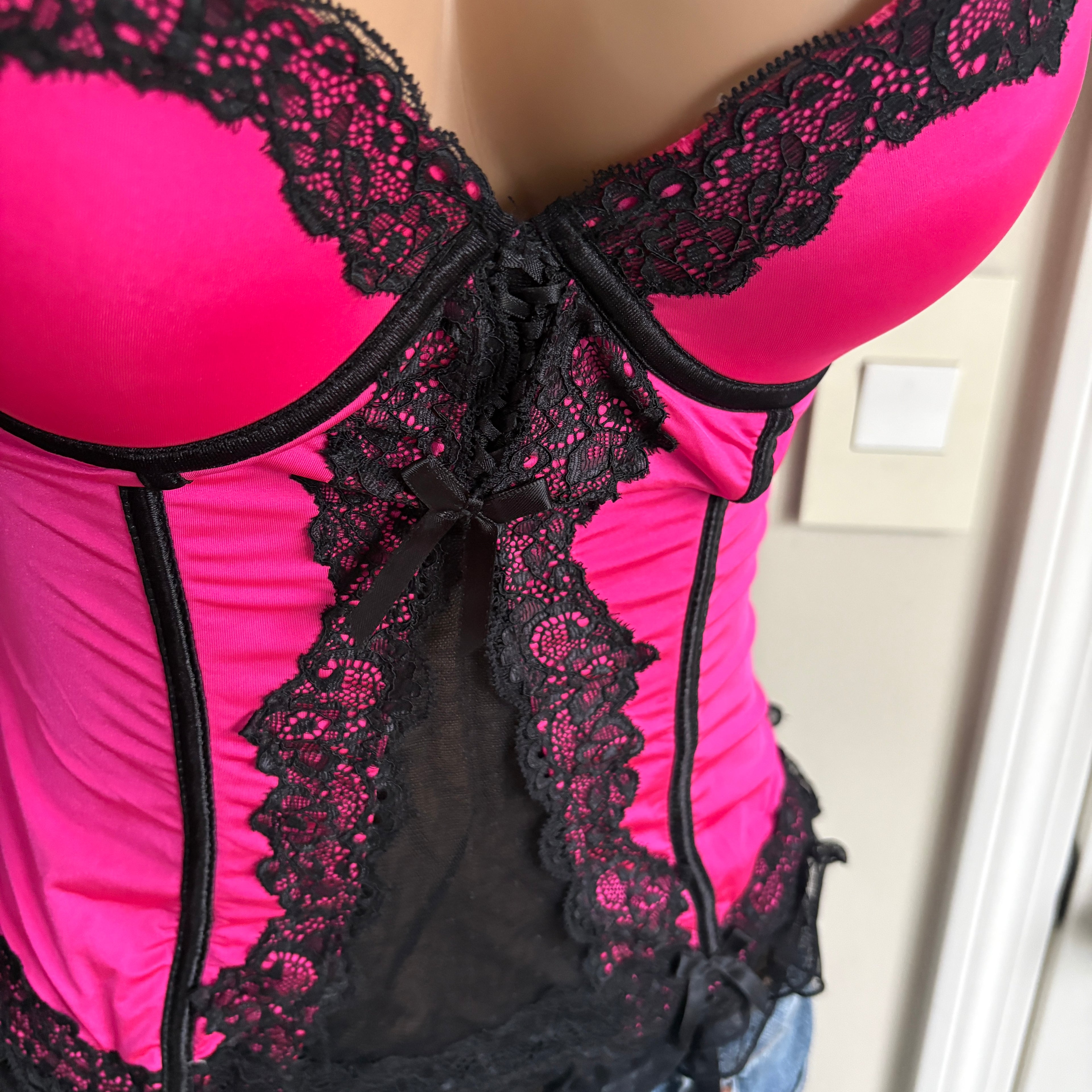 00s pink & black bustier corset top (size M)