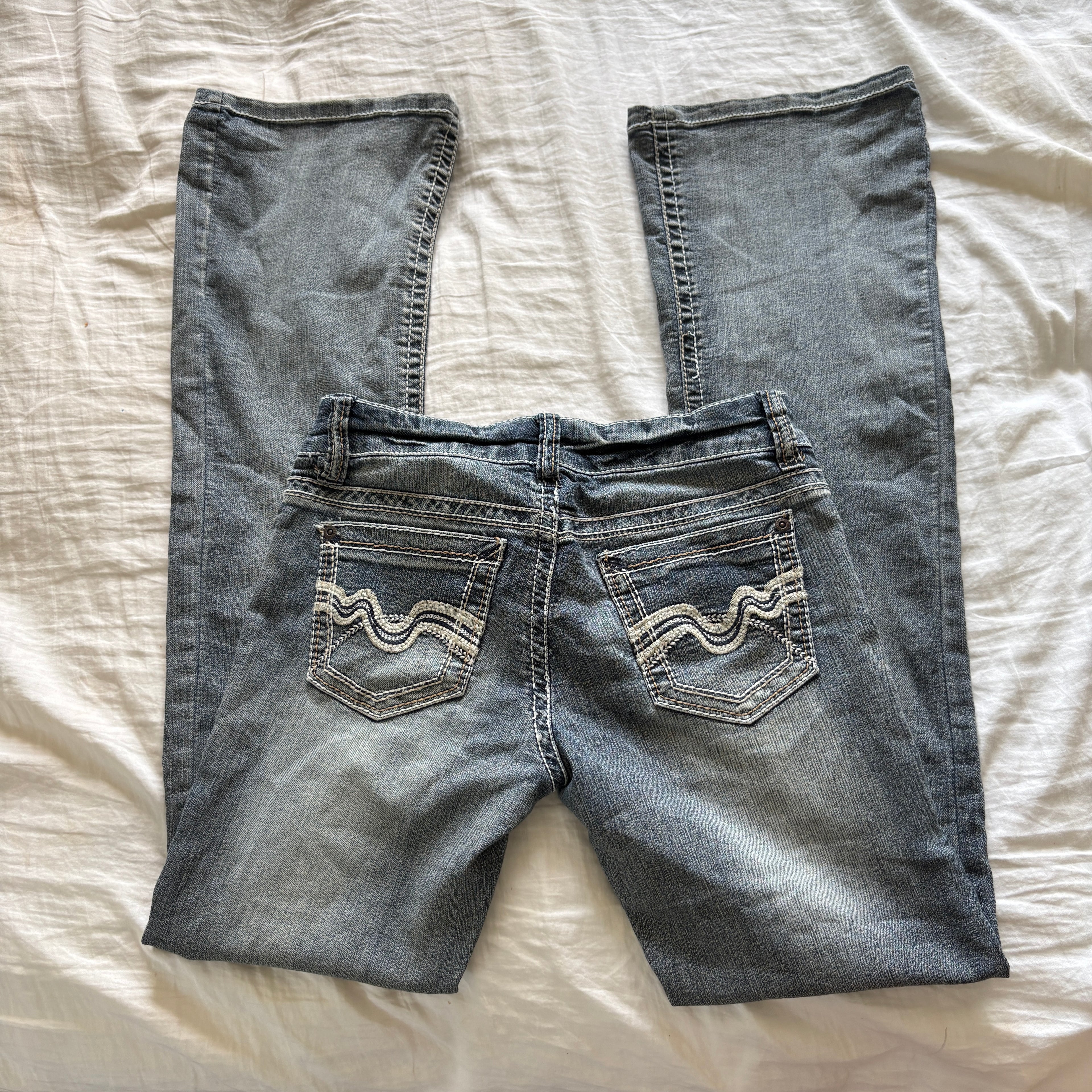 00s Wallflower low rise light wash bootcut jeans (size small)
