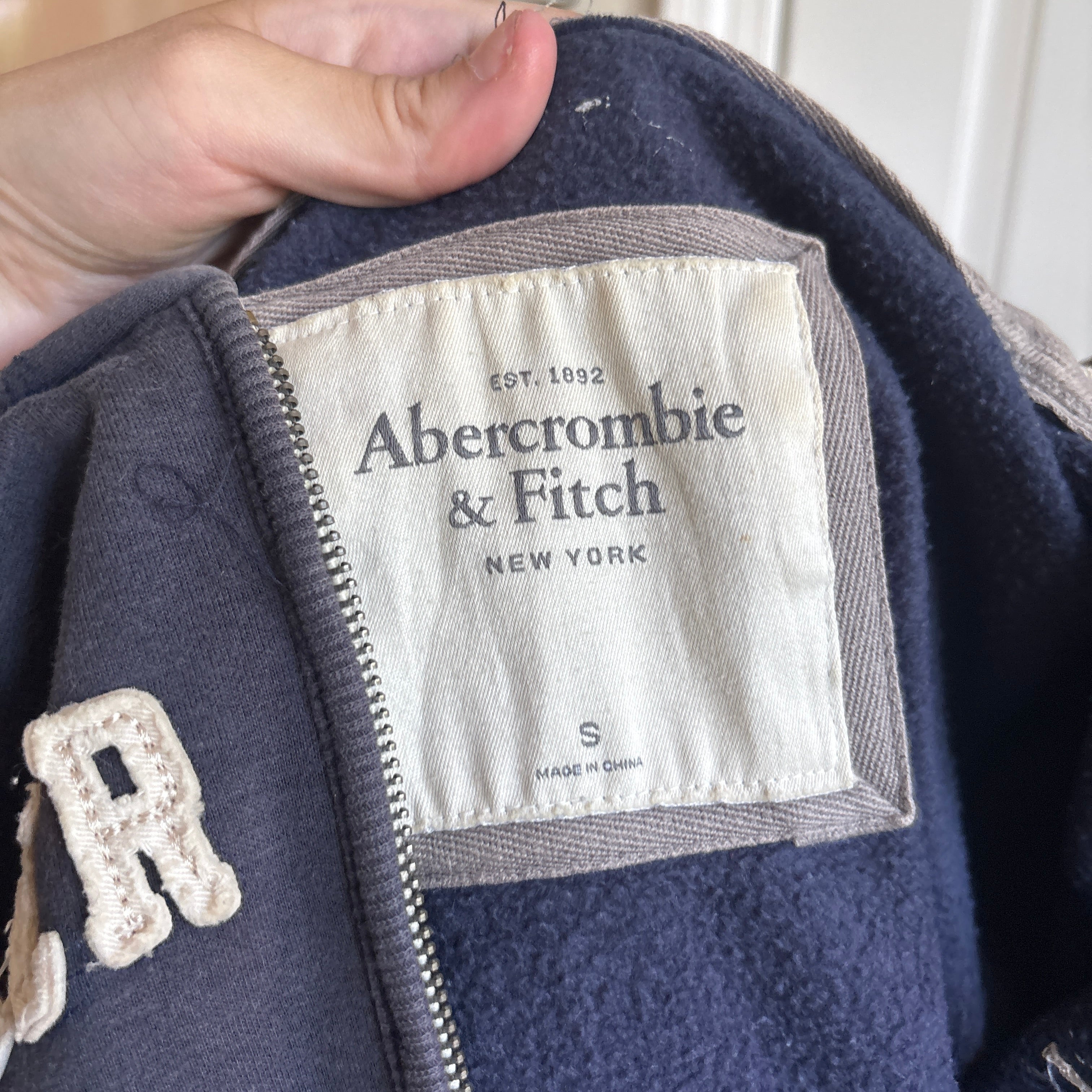 00s Abercrombie spellout navy zip hoodie (size S)