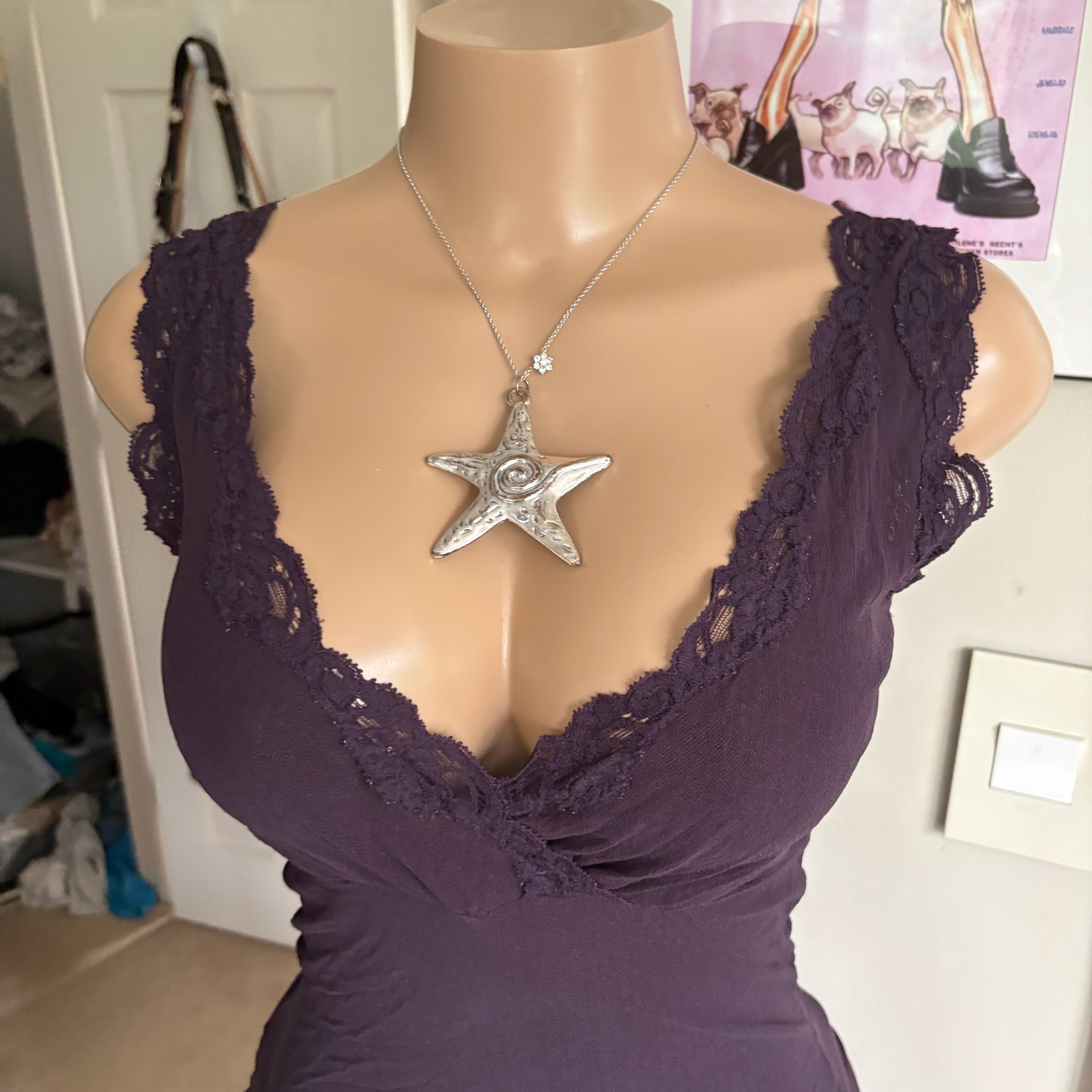 00s plum purple lace v neck tank top (size S)