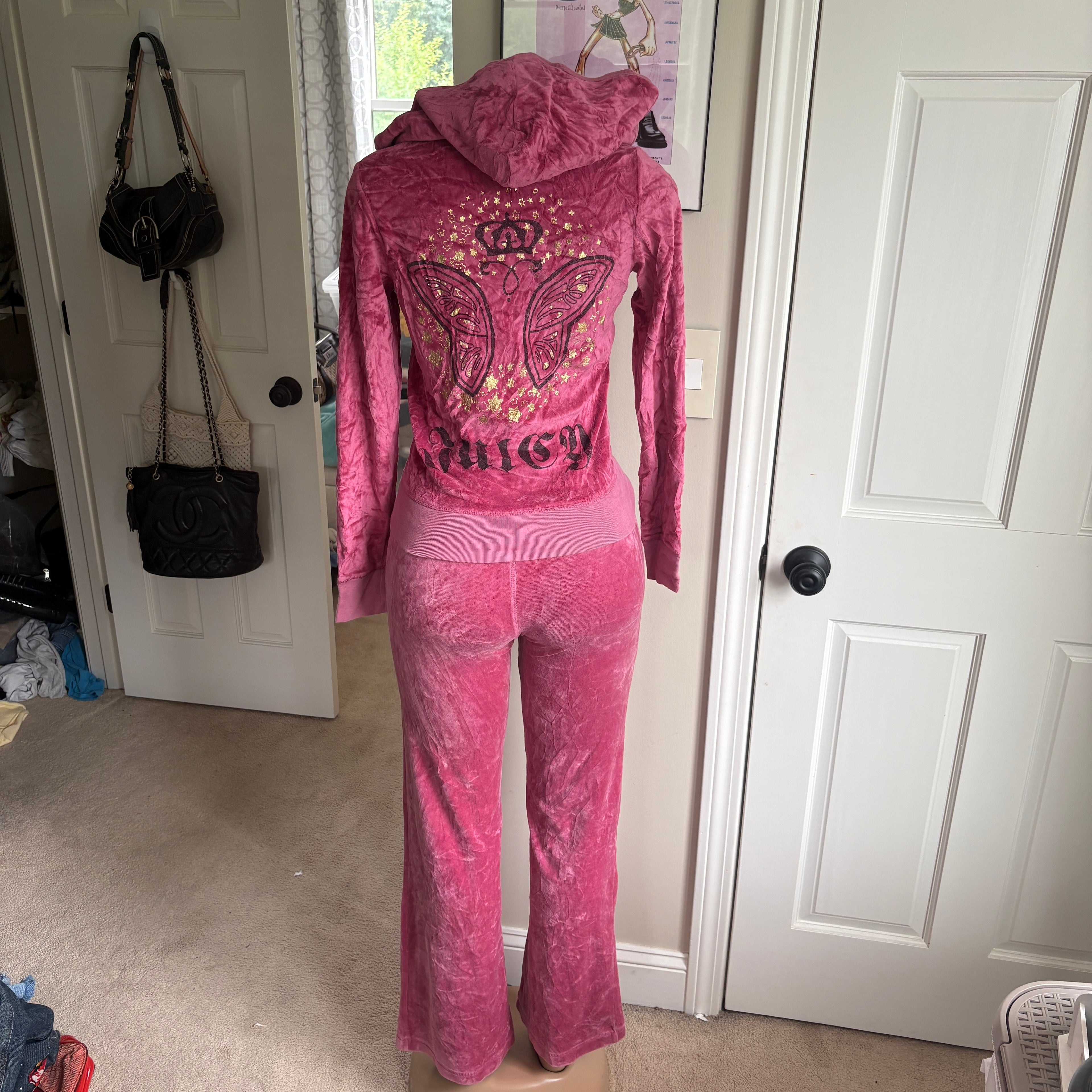 00s Juicy Couture pink velour butterfly tracksuit set (size S/M)