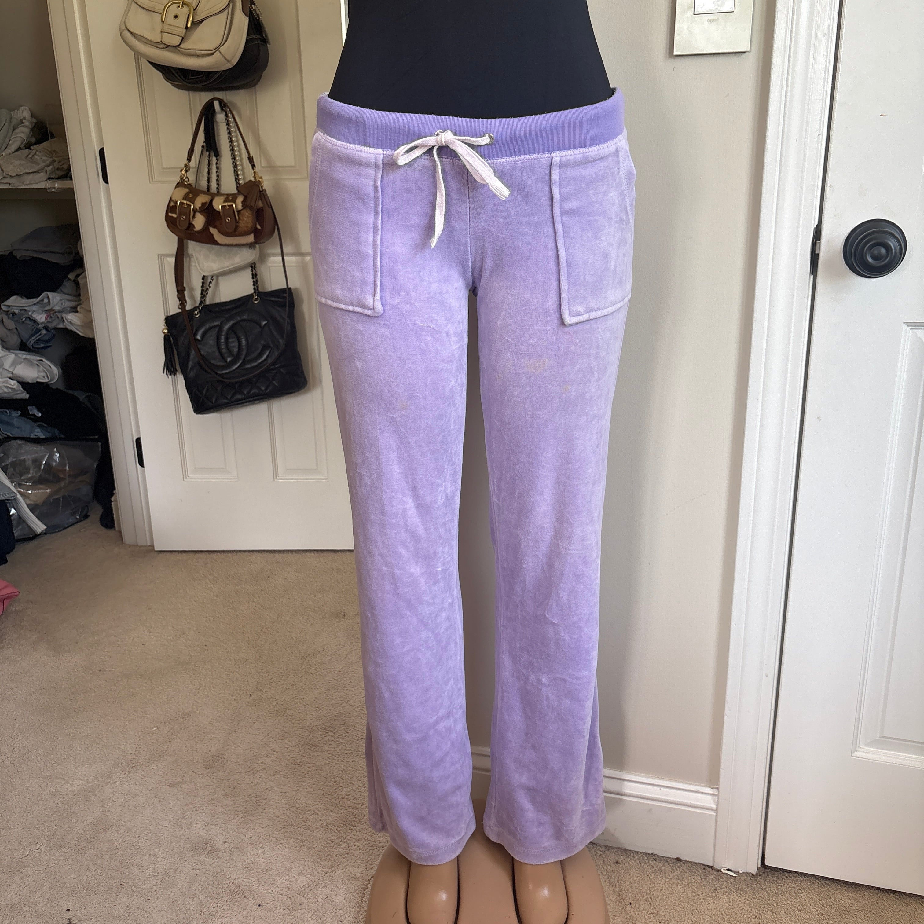 00s vintage Juicy Couture purple velour snapback sweatpants (size M/L)
