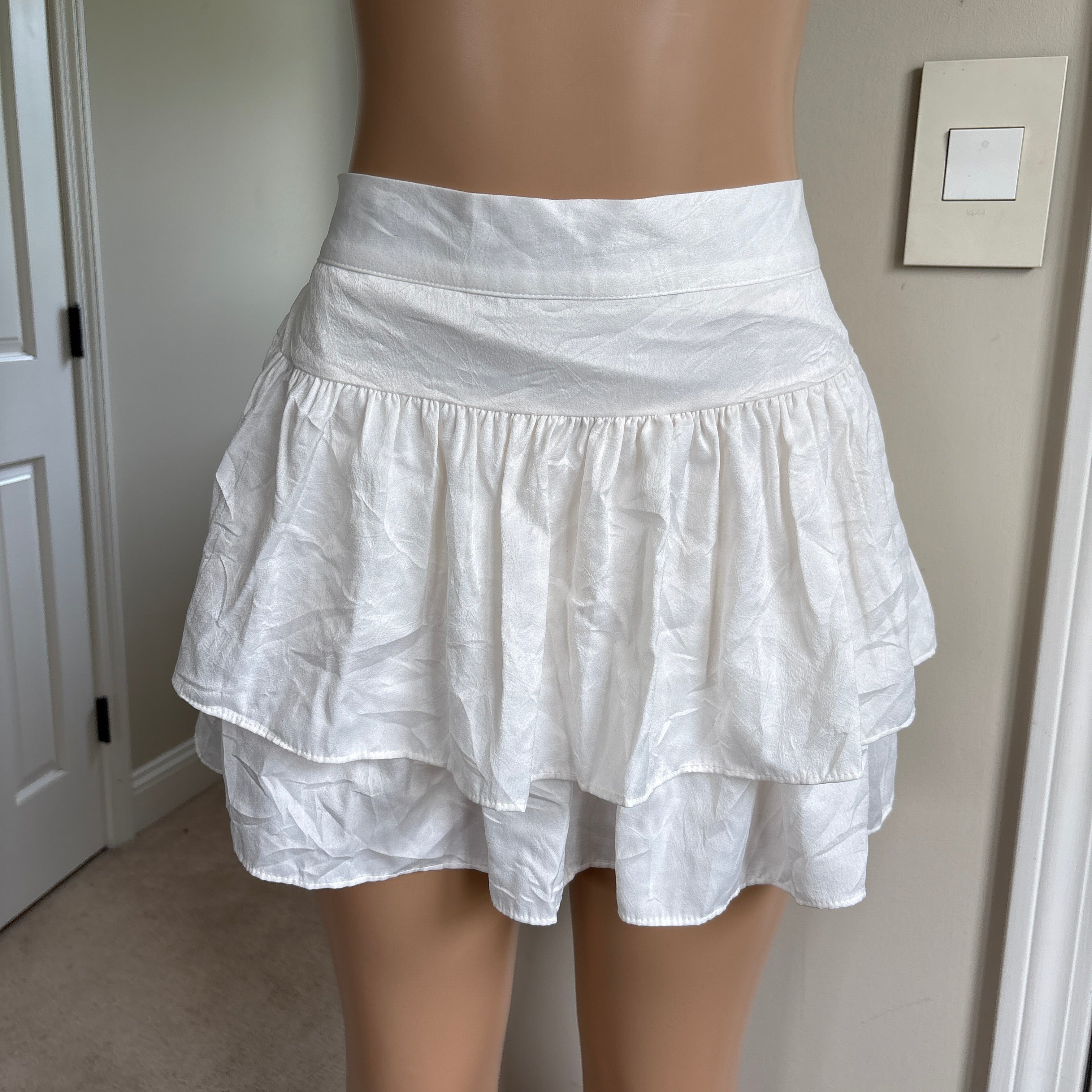 00s white ruffle skirt (size S)