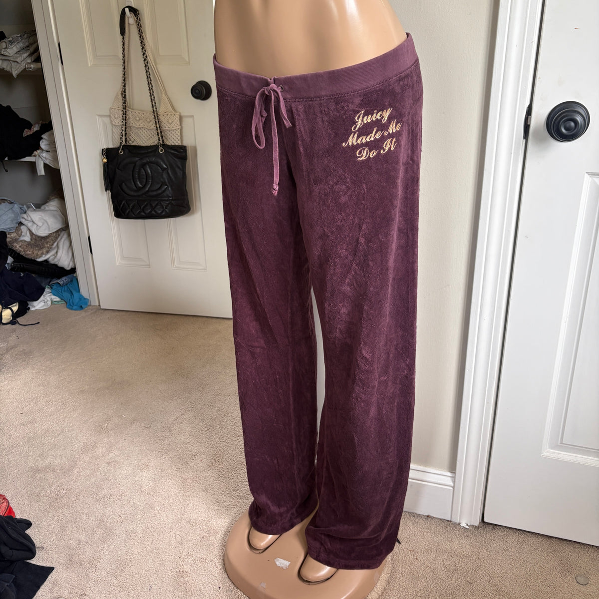 00s Juicy Couture "juicy made me do it" track sweatpants (size L)