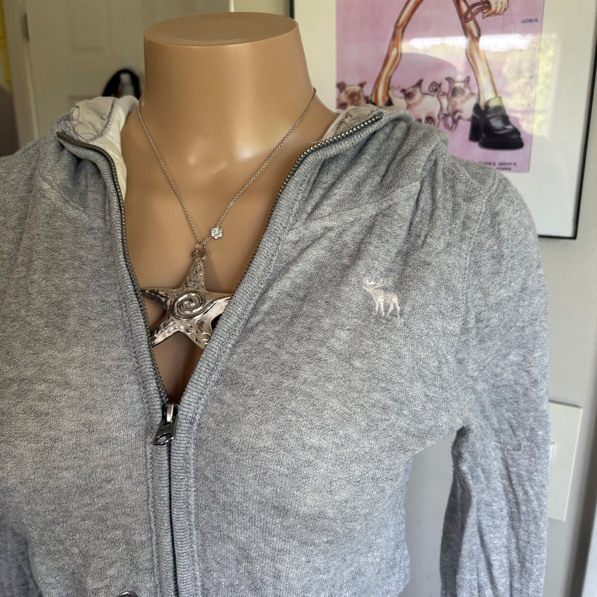 00s Abercrombie & Fitch gray zip hoodie (size S)