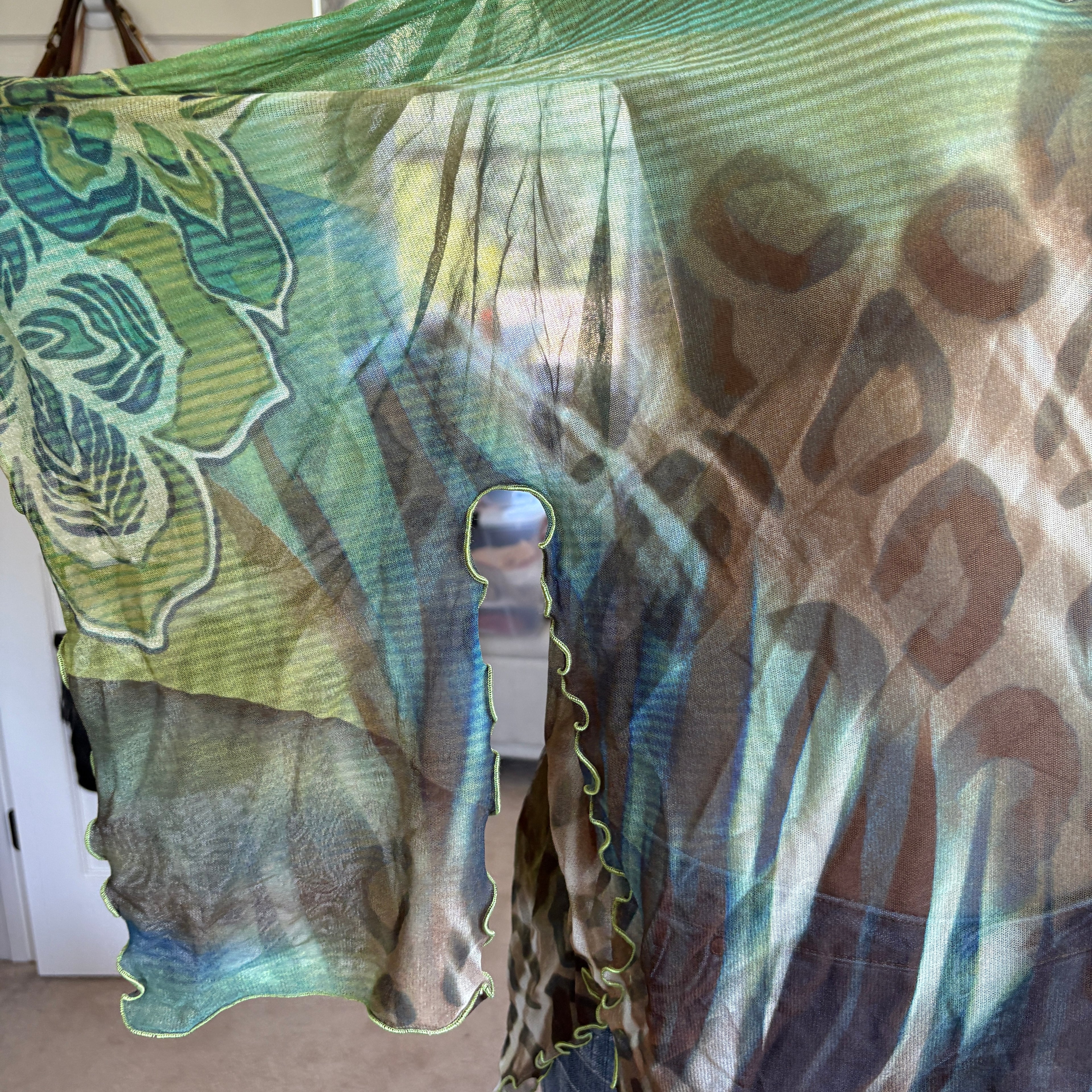 00s green floral poncho top (size S-L)