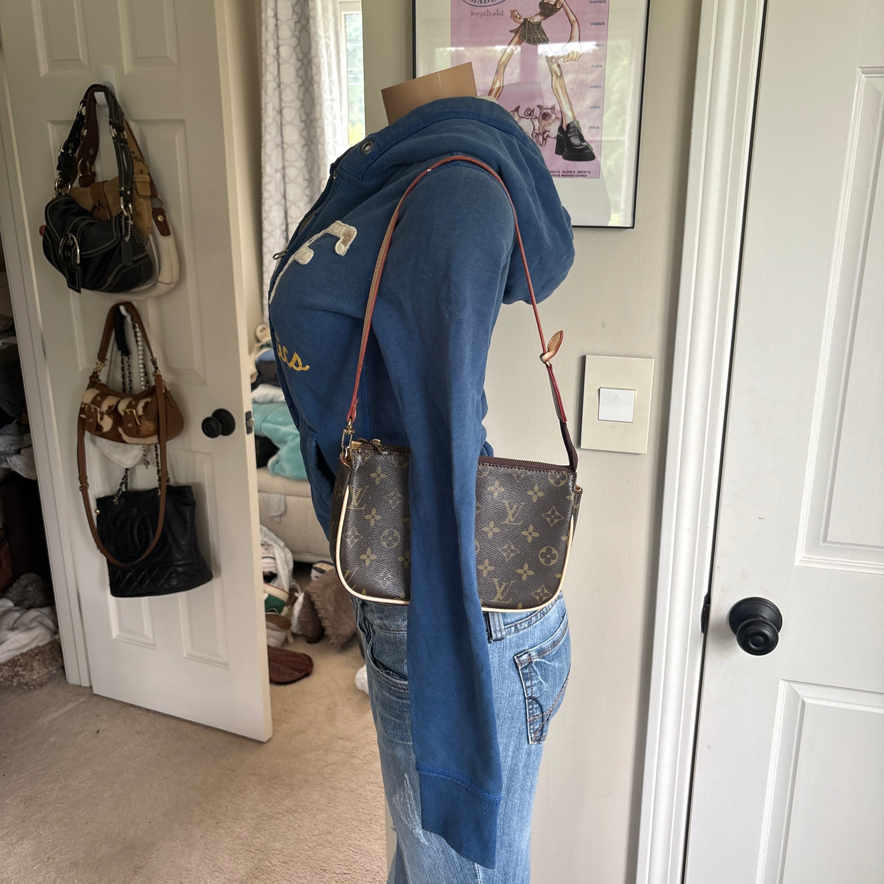 00s Abercrombie & Fitch blue spellout zip hoodie (size XS)