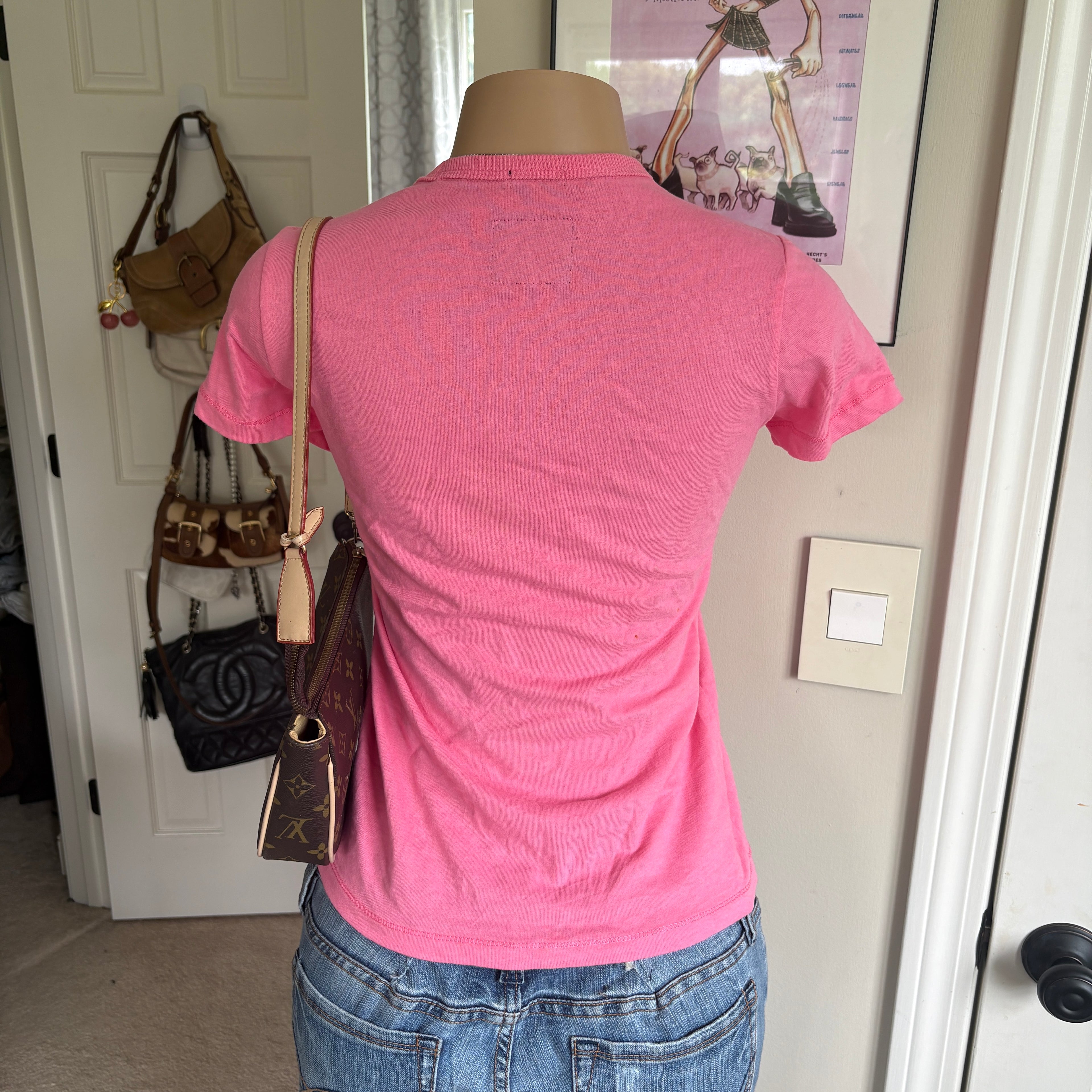 00s Abercrombie spellout pink moose baby tee (size XS)