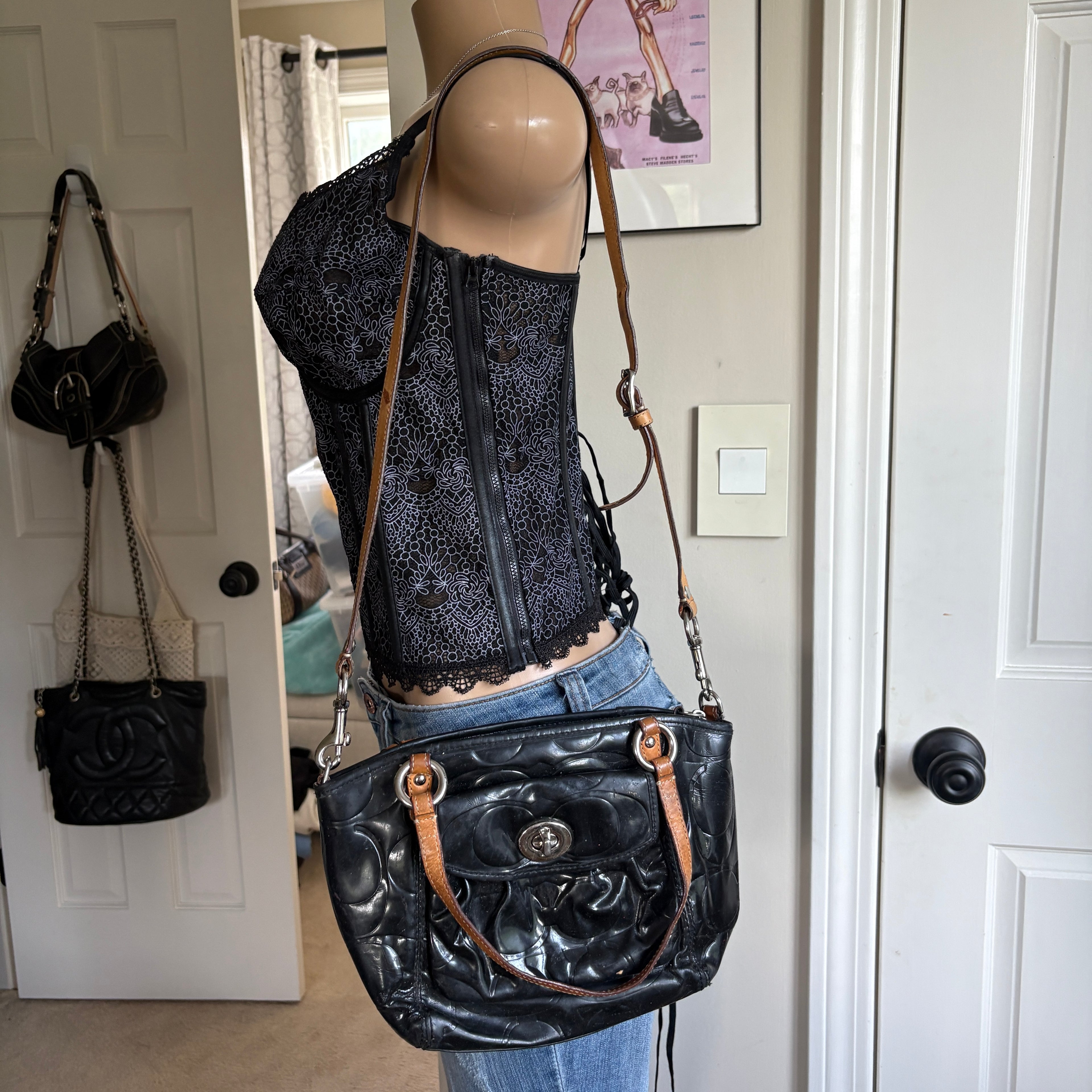 00s vintage Coach signature patent leather shoulder bag