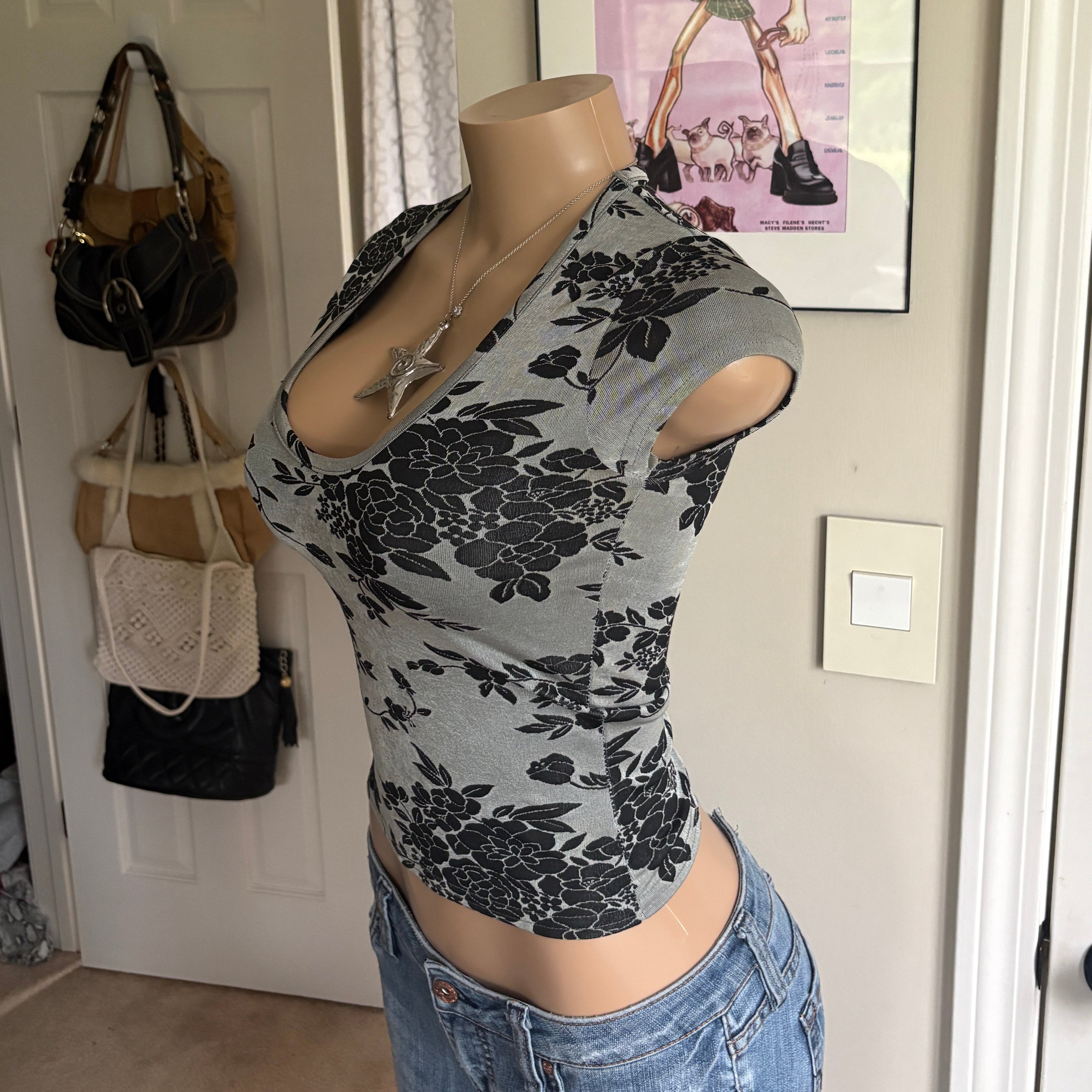 00s grunge floral scoop neck top (size XS)