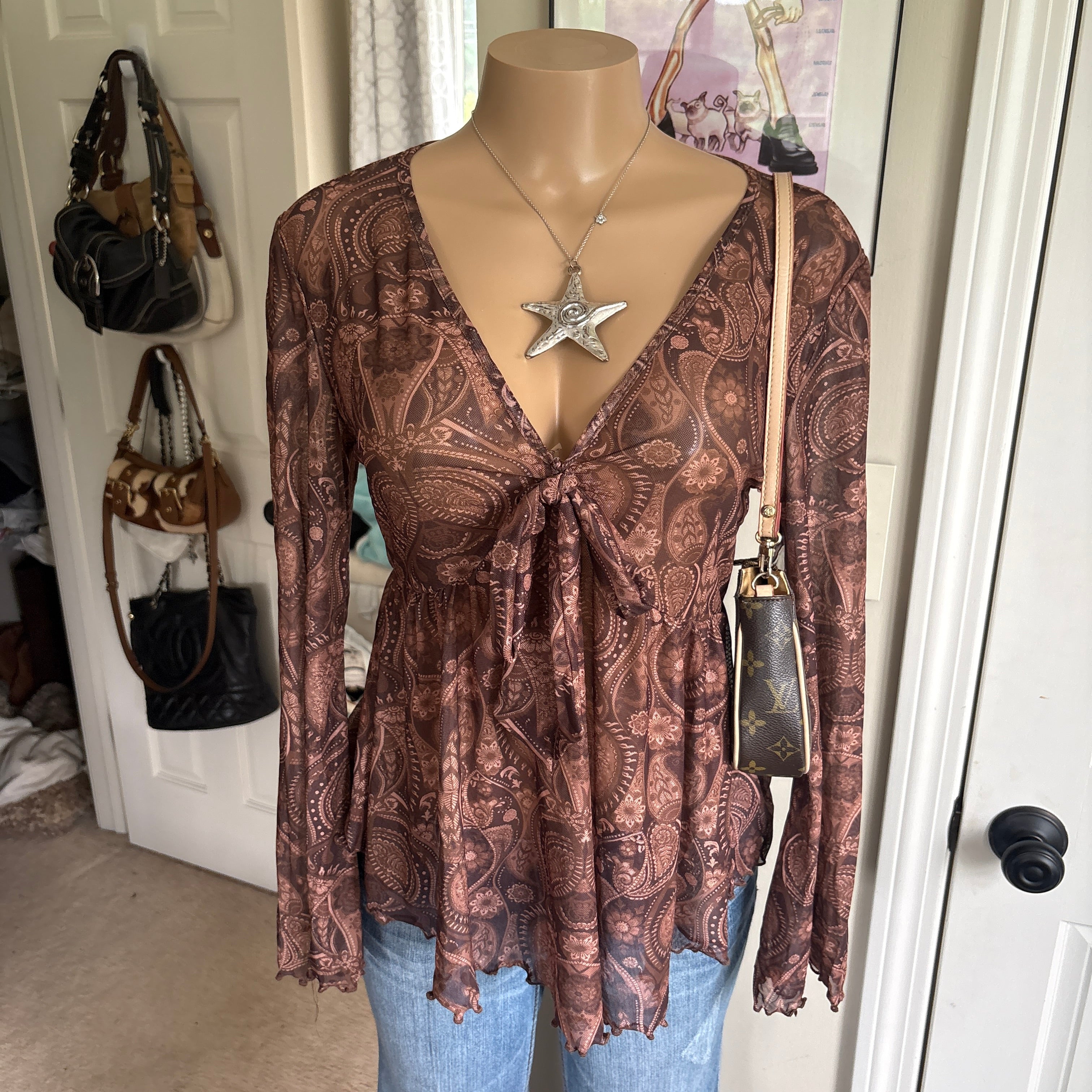 00s brown flare sleeve top (size M)
