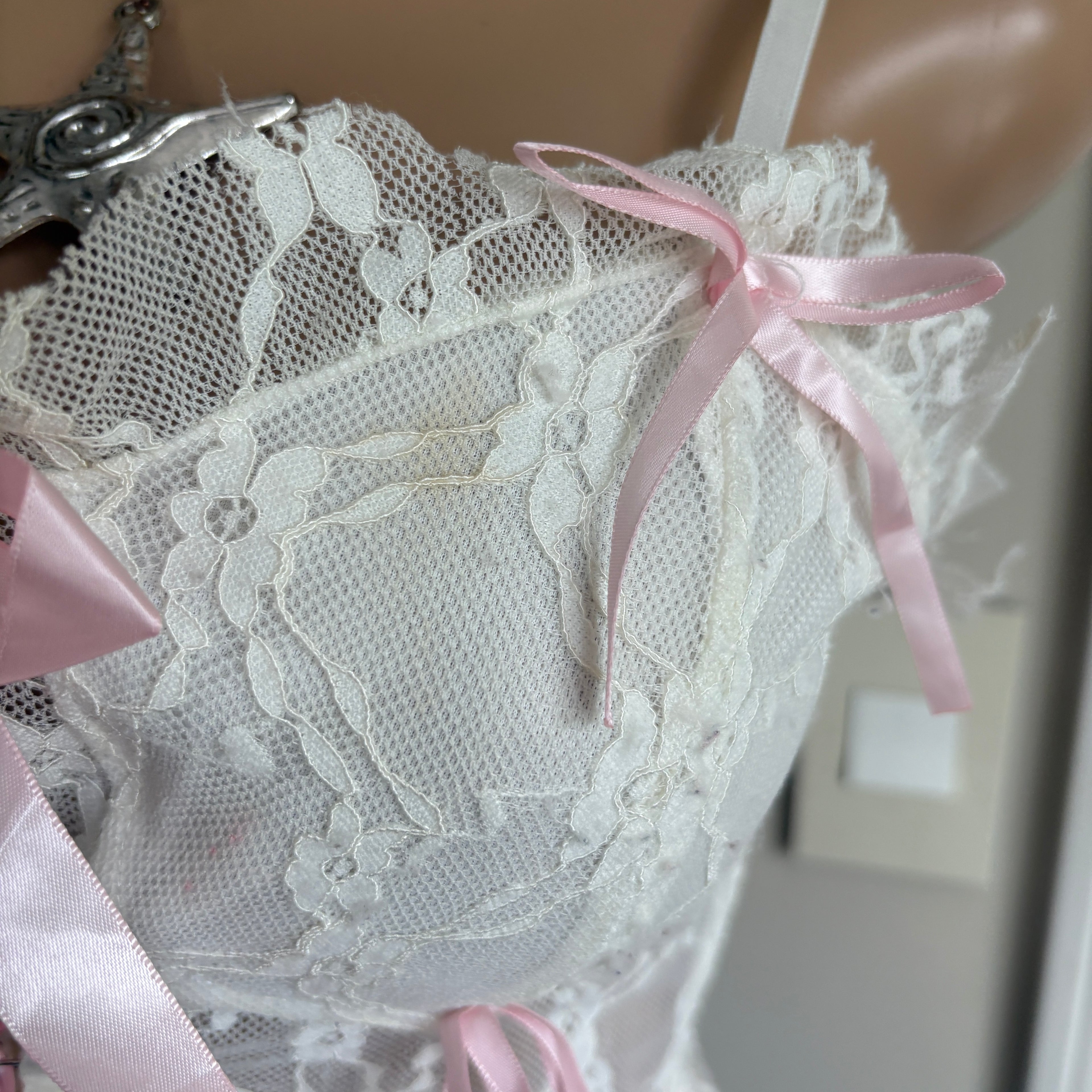 00s white & pink bow lace cami (size S)
