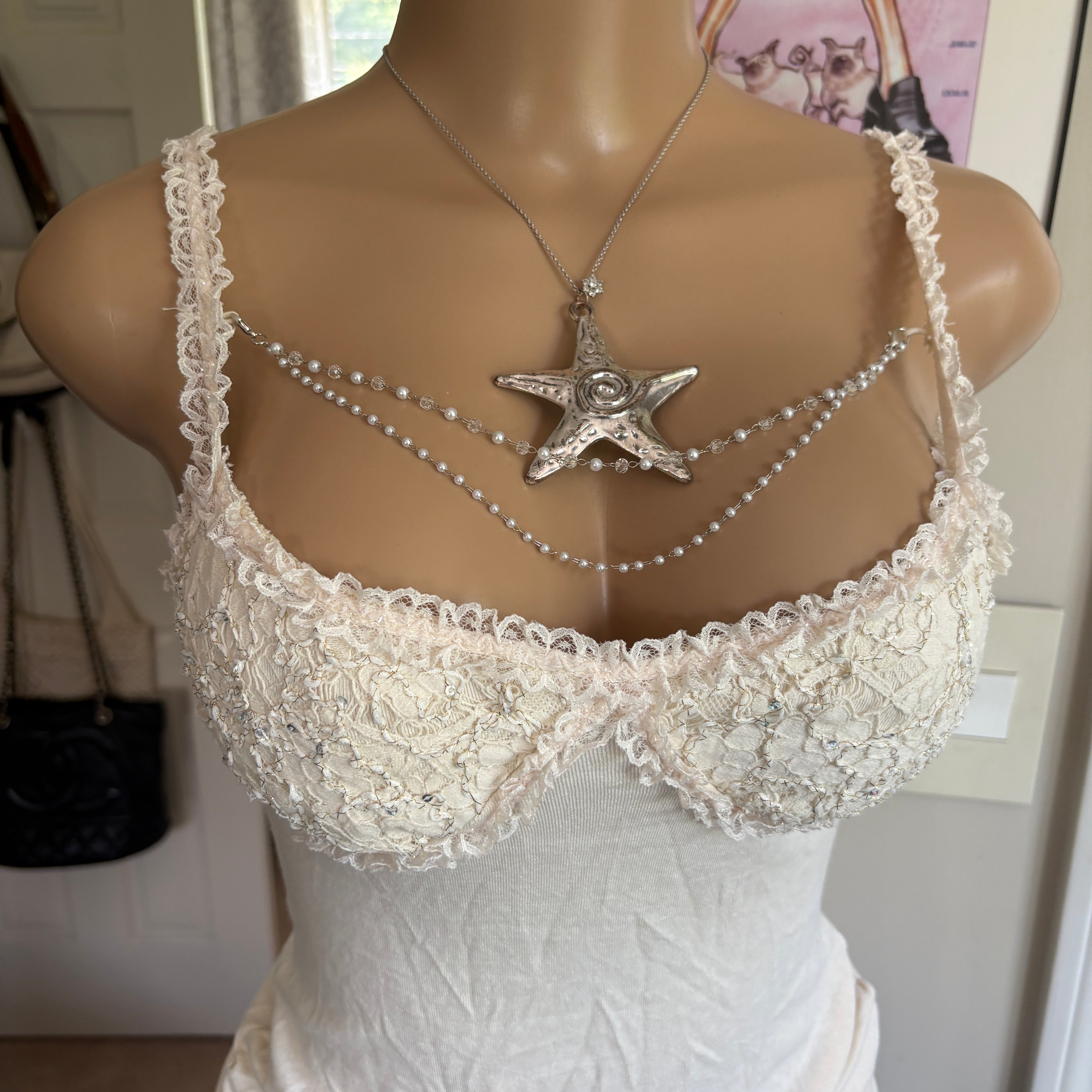 00s white lace pearl neckline cami (size M)