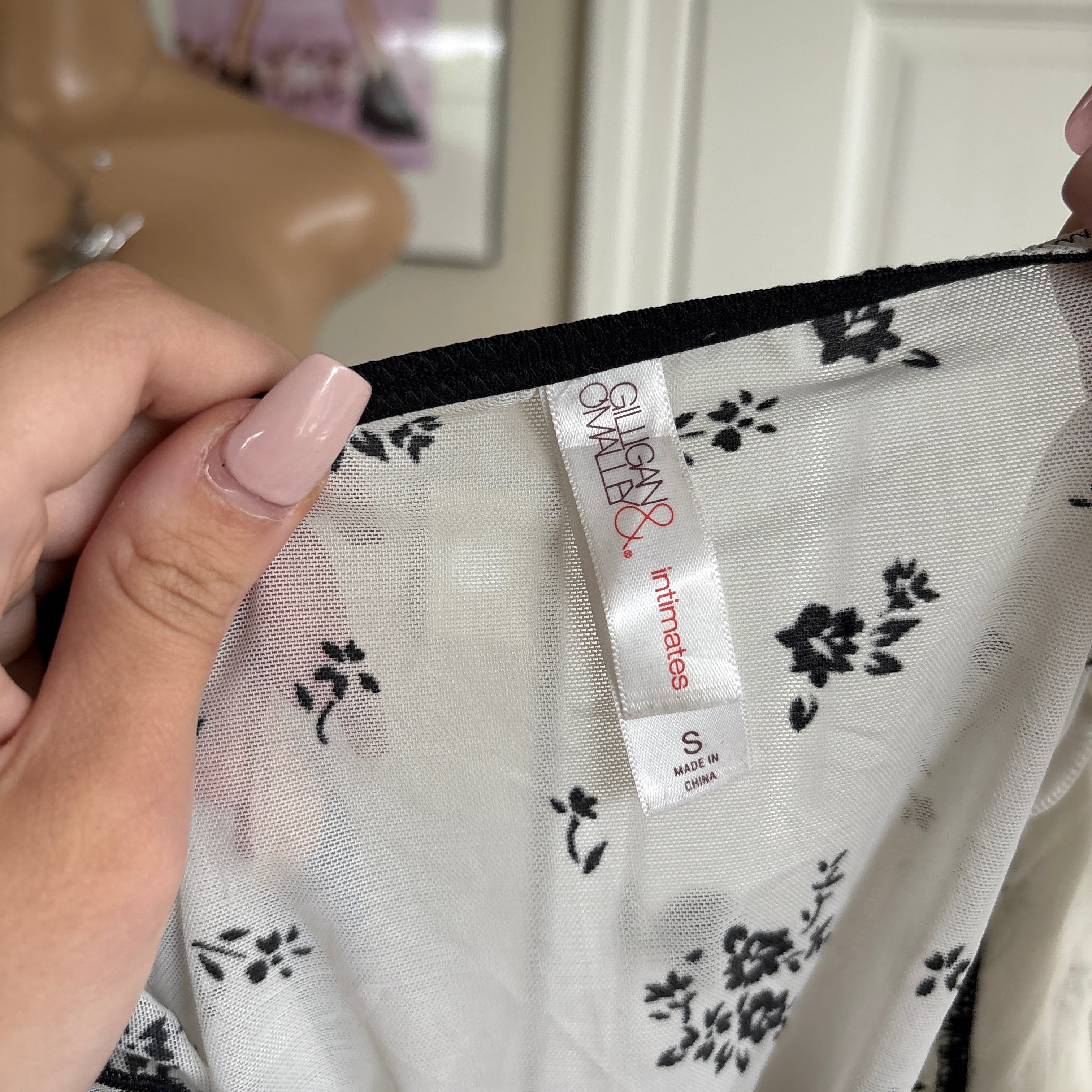 00s white & black floral cami (size  S)