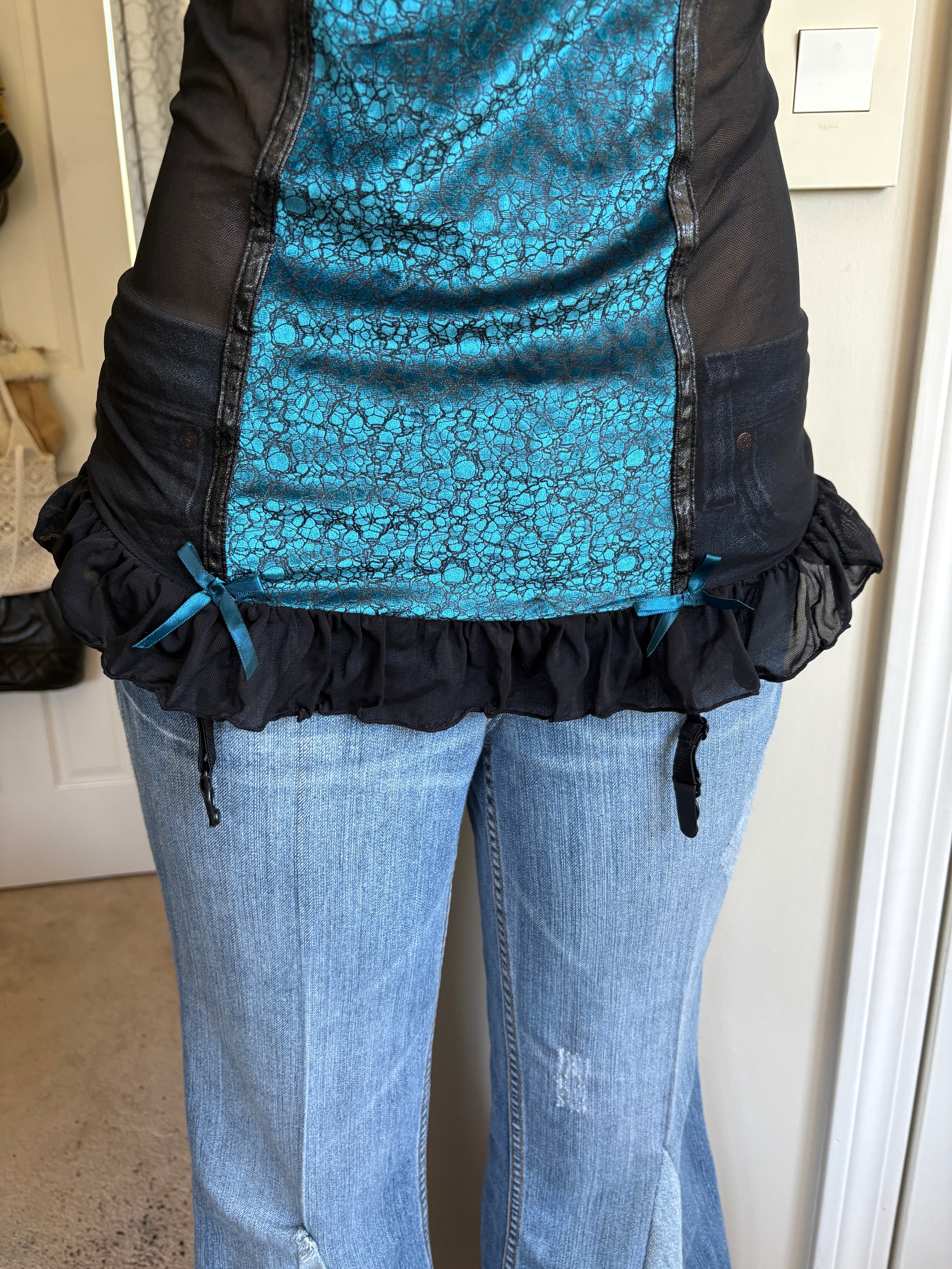 00s blue velvet grommet lingerie top (size M)