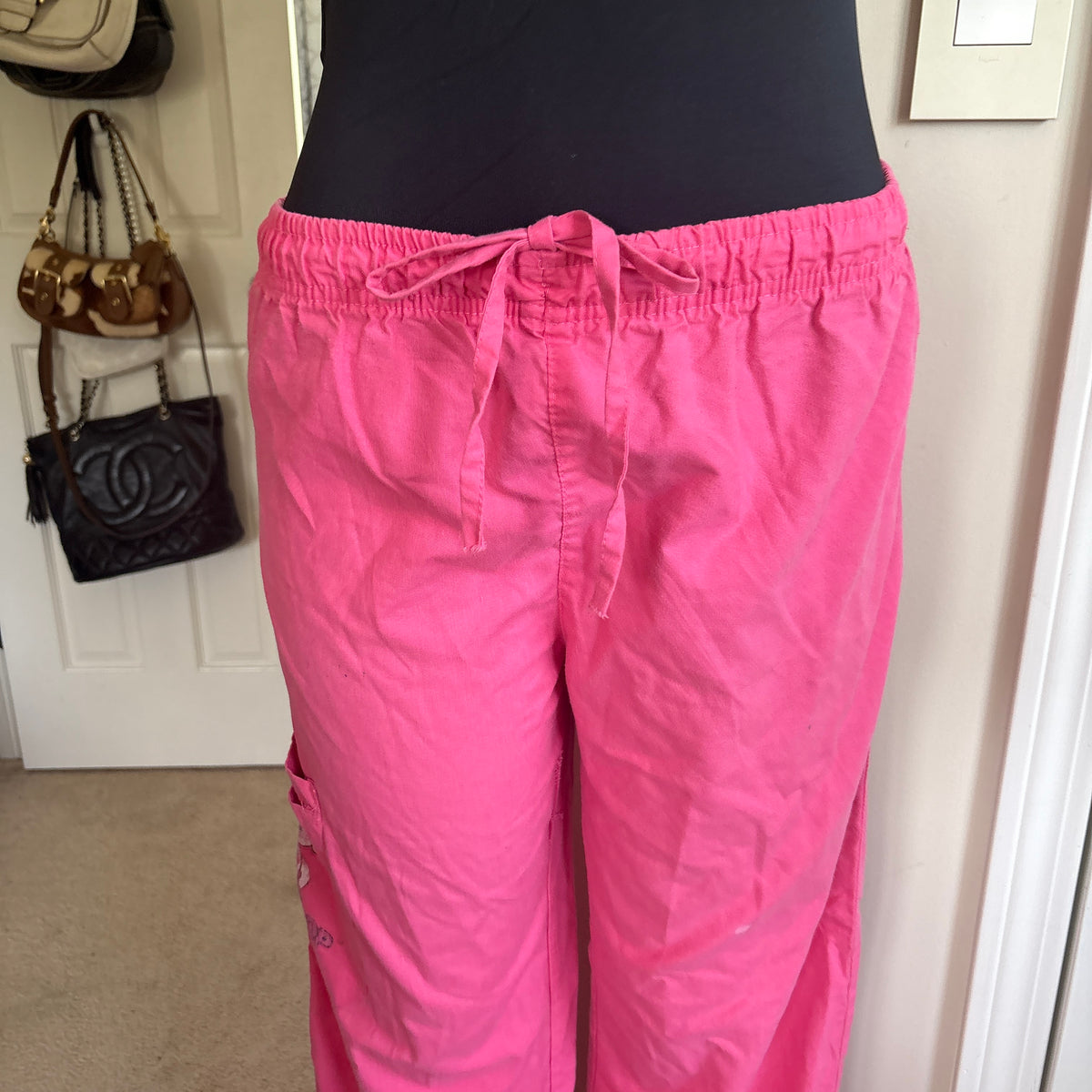 00s Betty Boop pink scrub pants (size M)