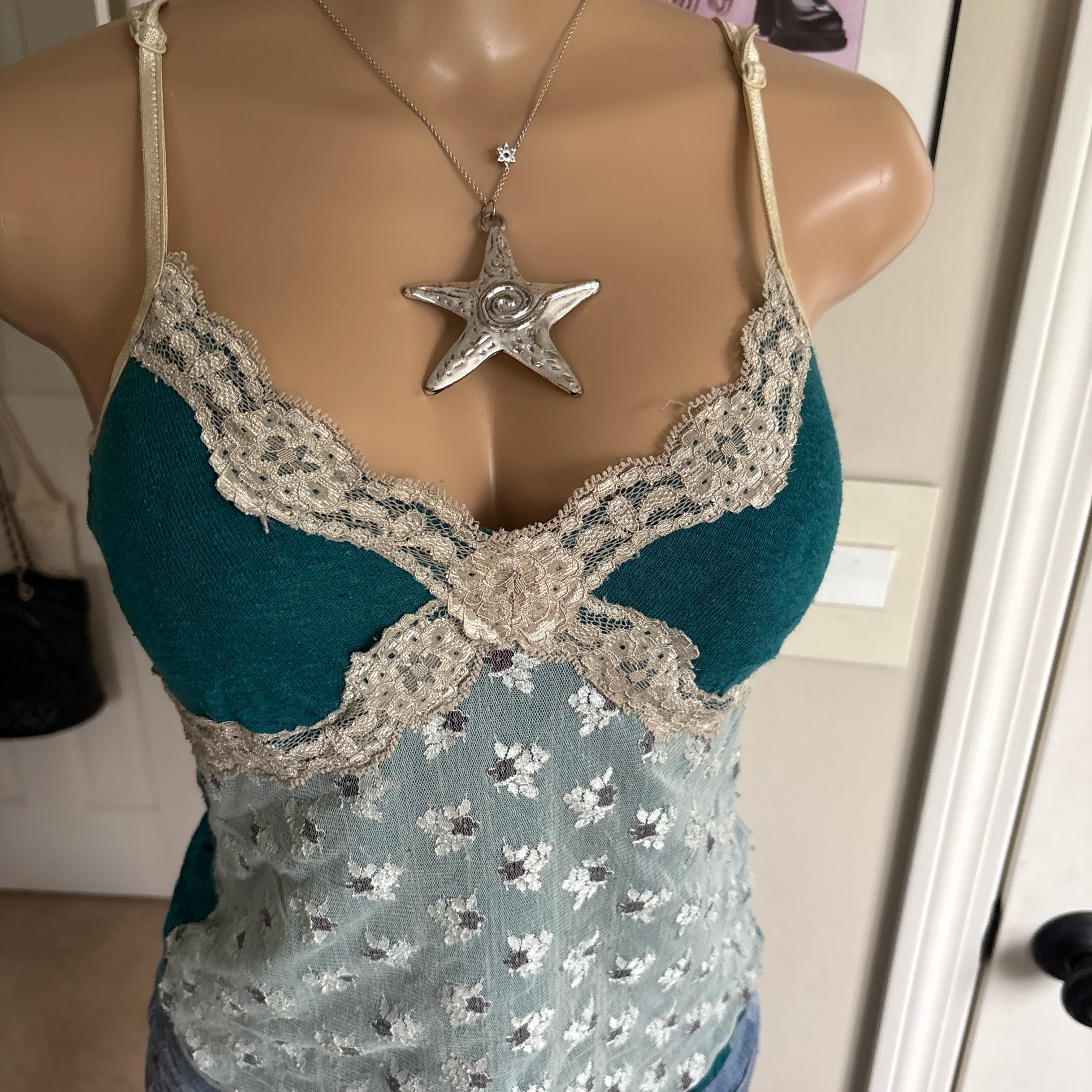 00s teal & white floral lace cami (size M)