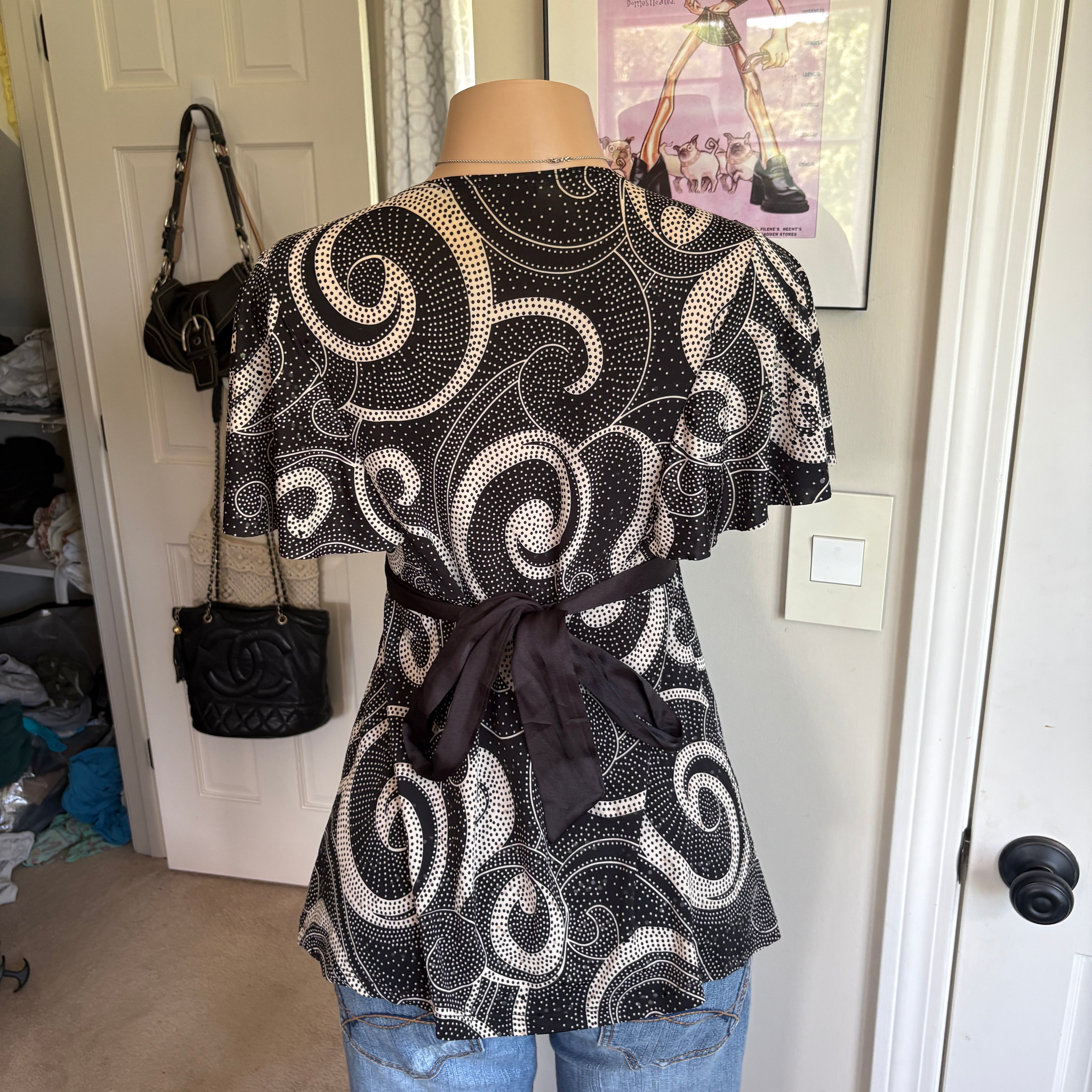 00s black whimsy swirl tie back top (size L)