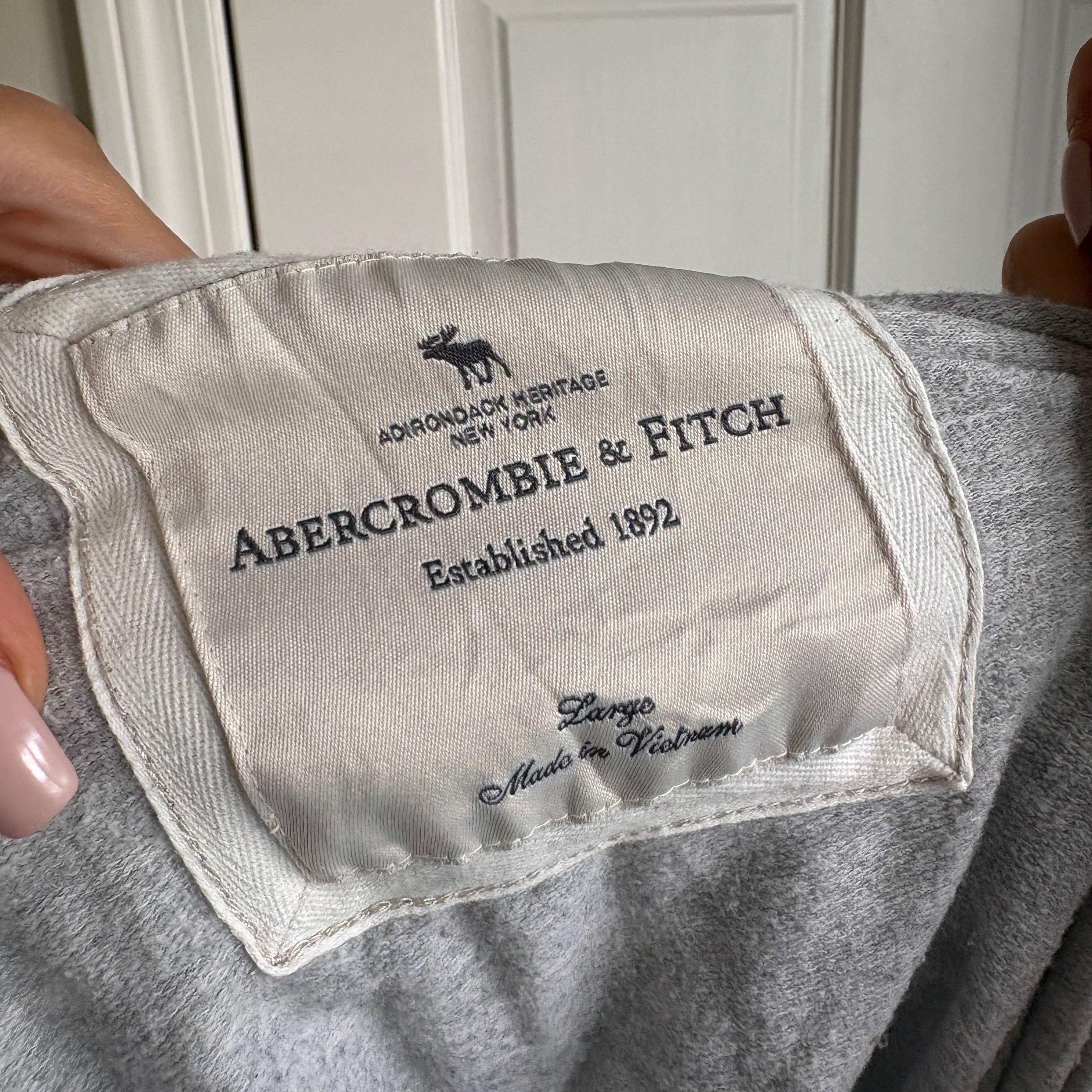 00s Abercrombie & Fitch spellout gray zip hoodie (size L)