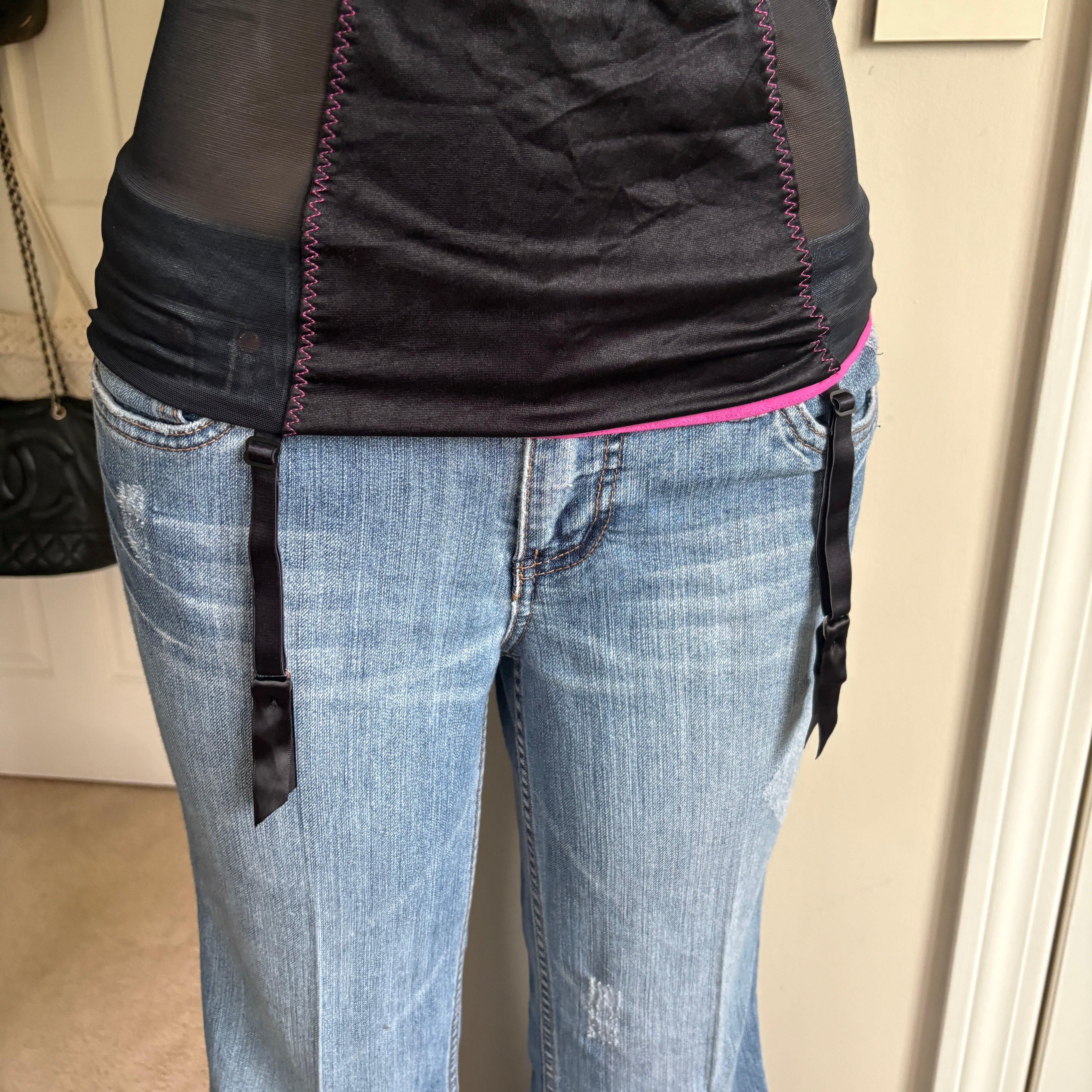 00s Frederick's of Hollywood black & pink bustier top (size L)