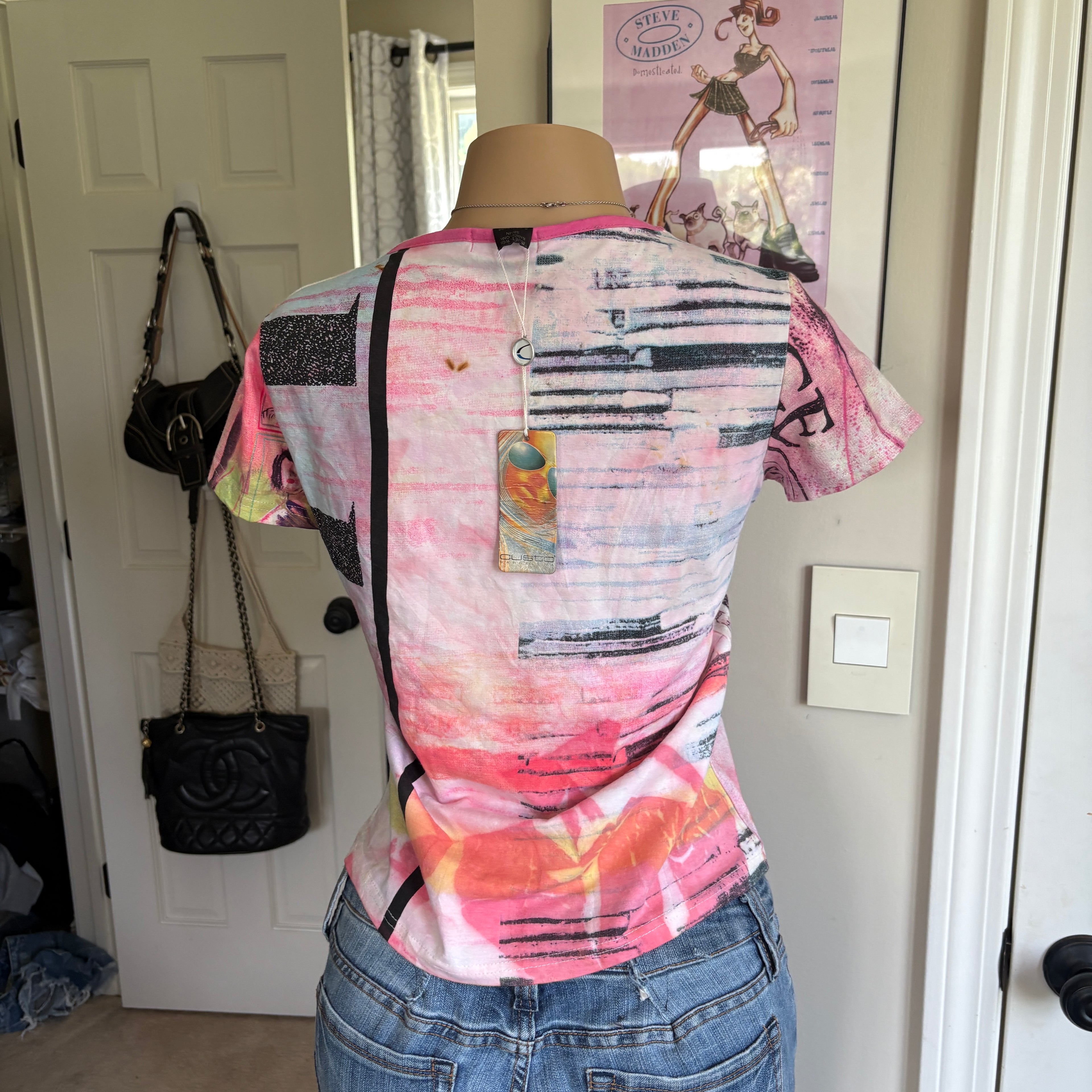 00s Custo Barcelona pink abstract t shirt  (size M/L)