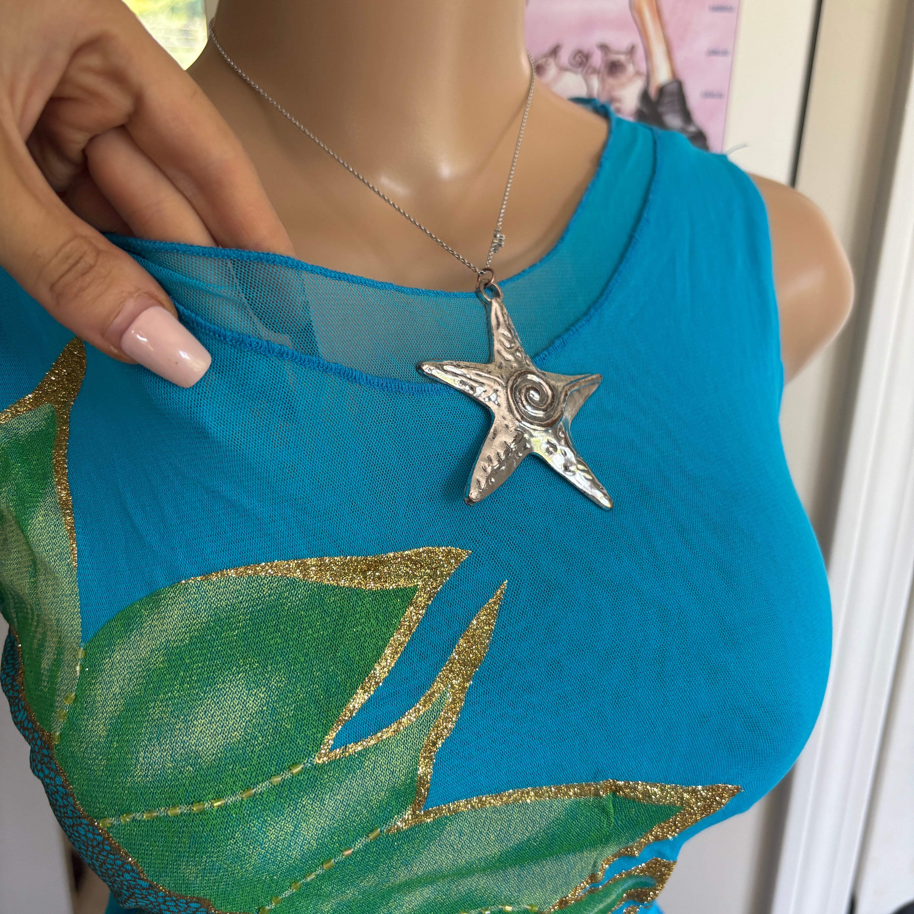 00s blue sunflower tank top (size S/M)