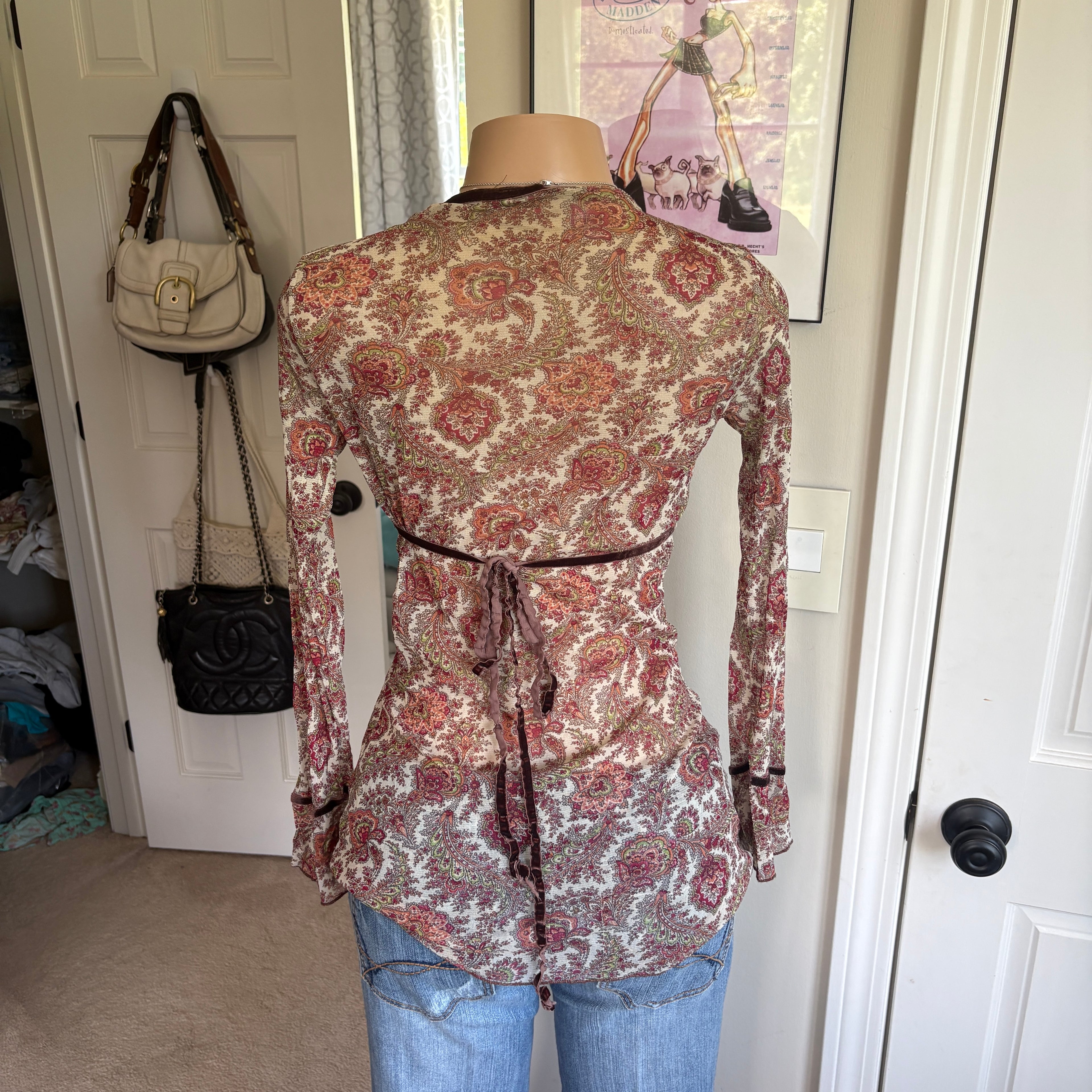 00s floral sheer tie back long sleeve (size S/M)