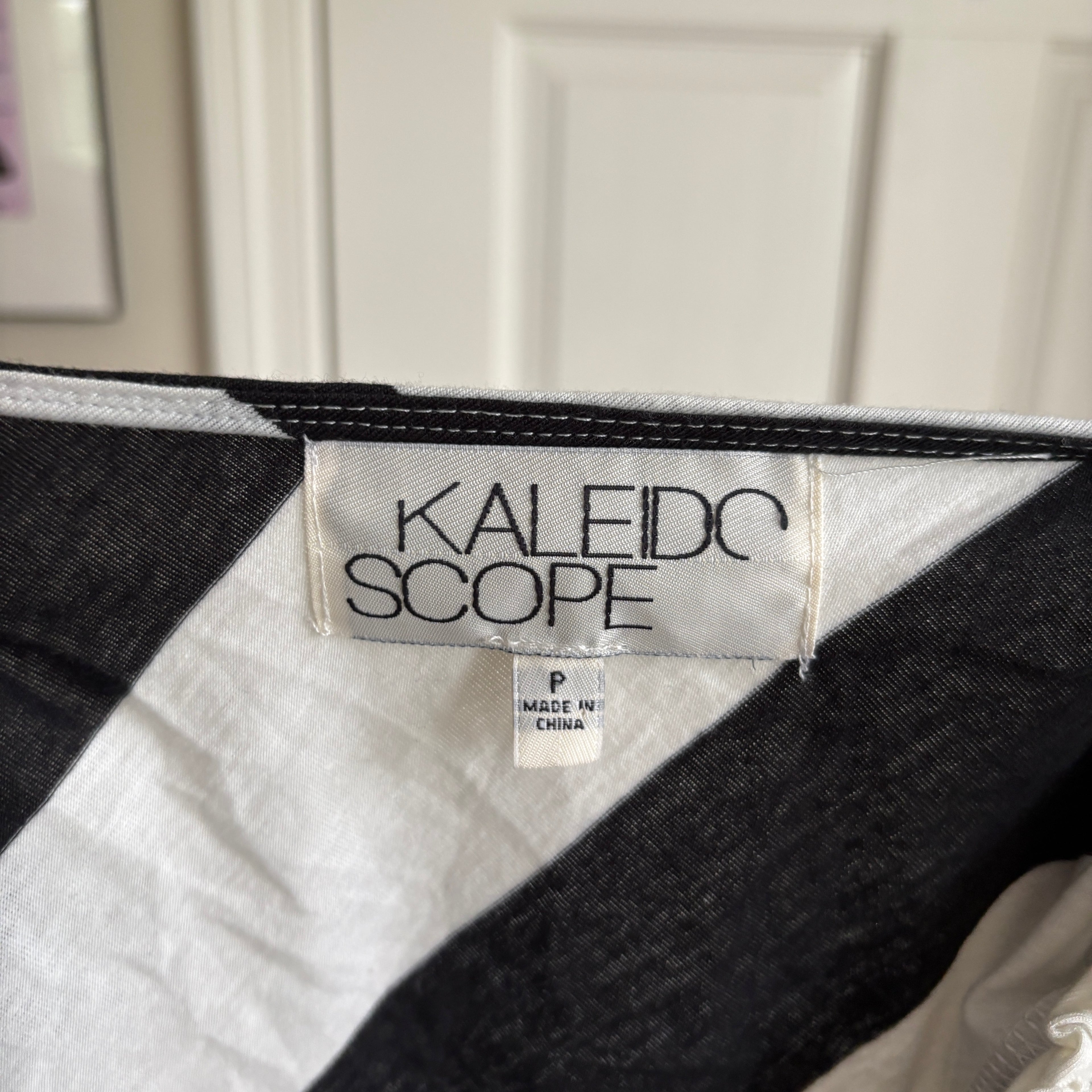 00s black & white striped v neck top (size S)