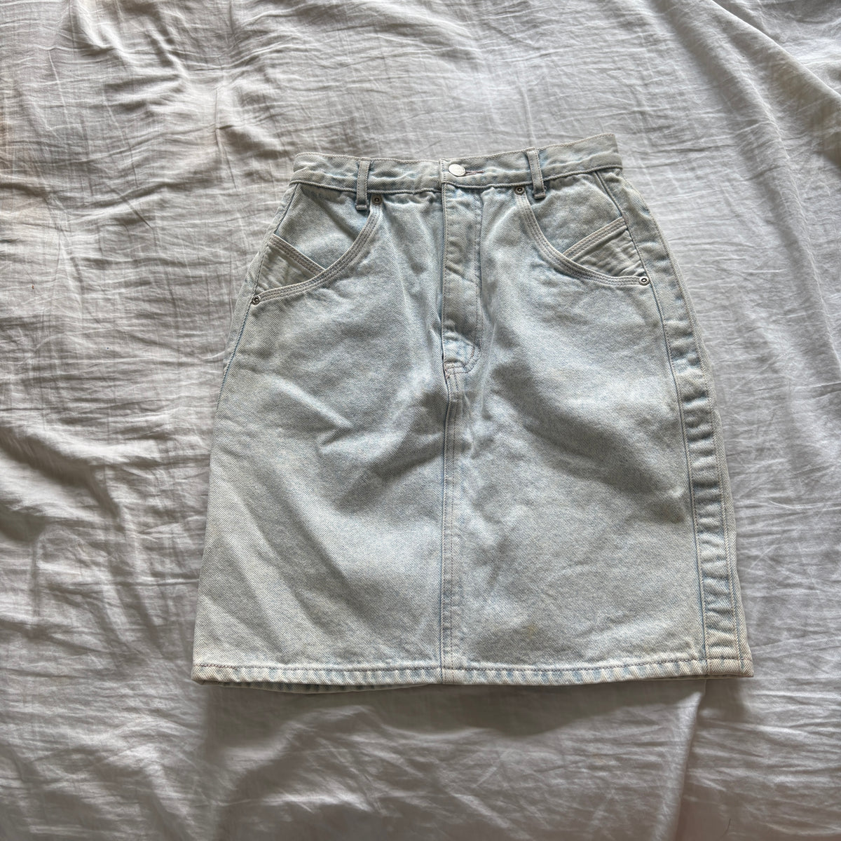 00s light wash denim midi skirt (size 6)