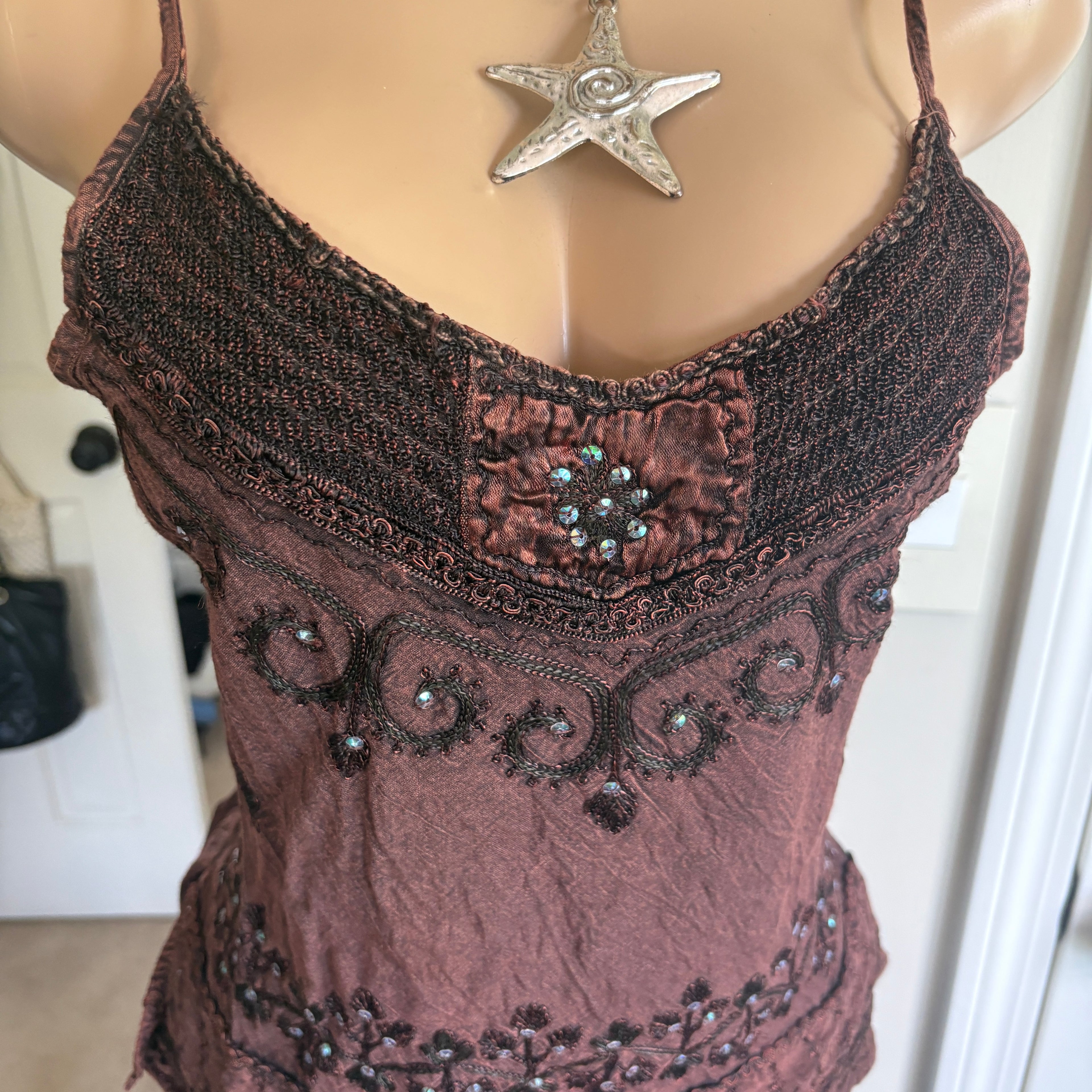 00s brown boho tie back cami tank top (size L)