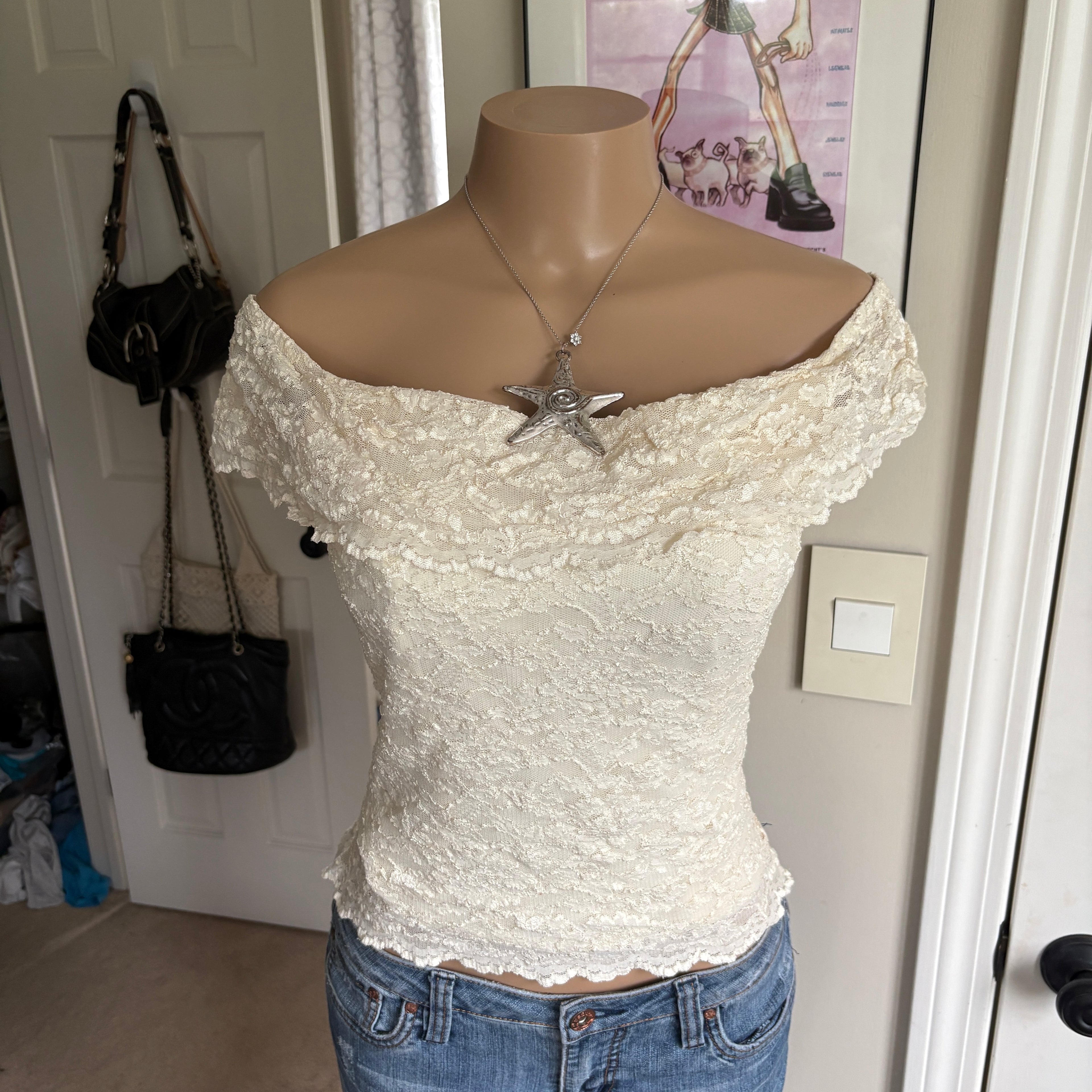 00s cream lace off shoulder top (size S/M)