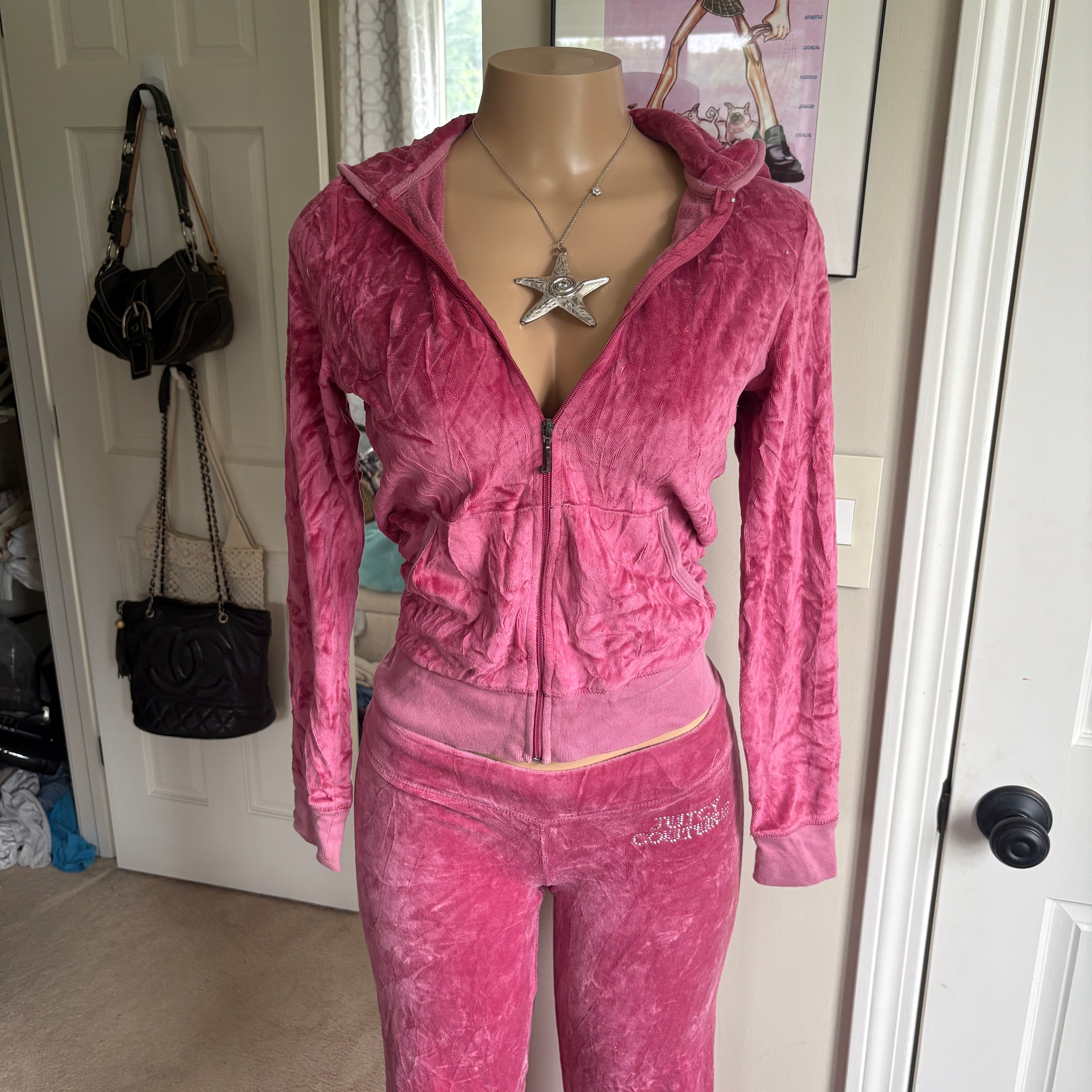00s Juicy Couture pink velour butterfly tracksuit set (size S/M)