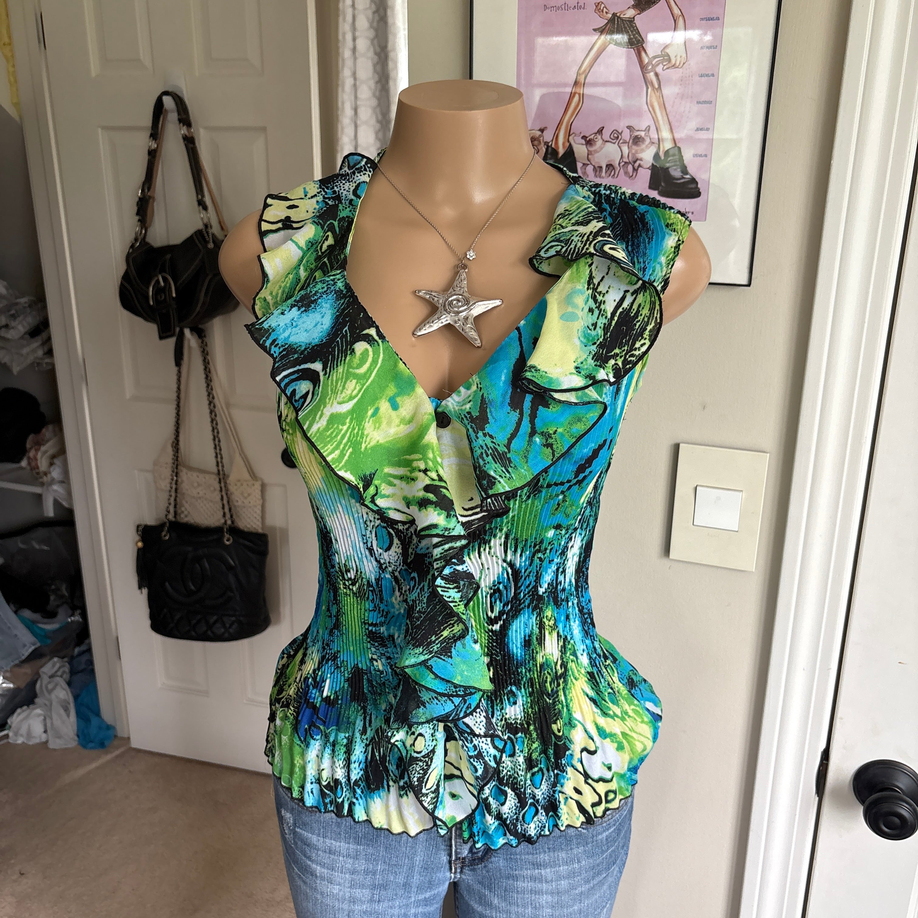 00s avant garde green ruffle top (size M)