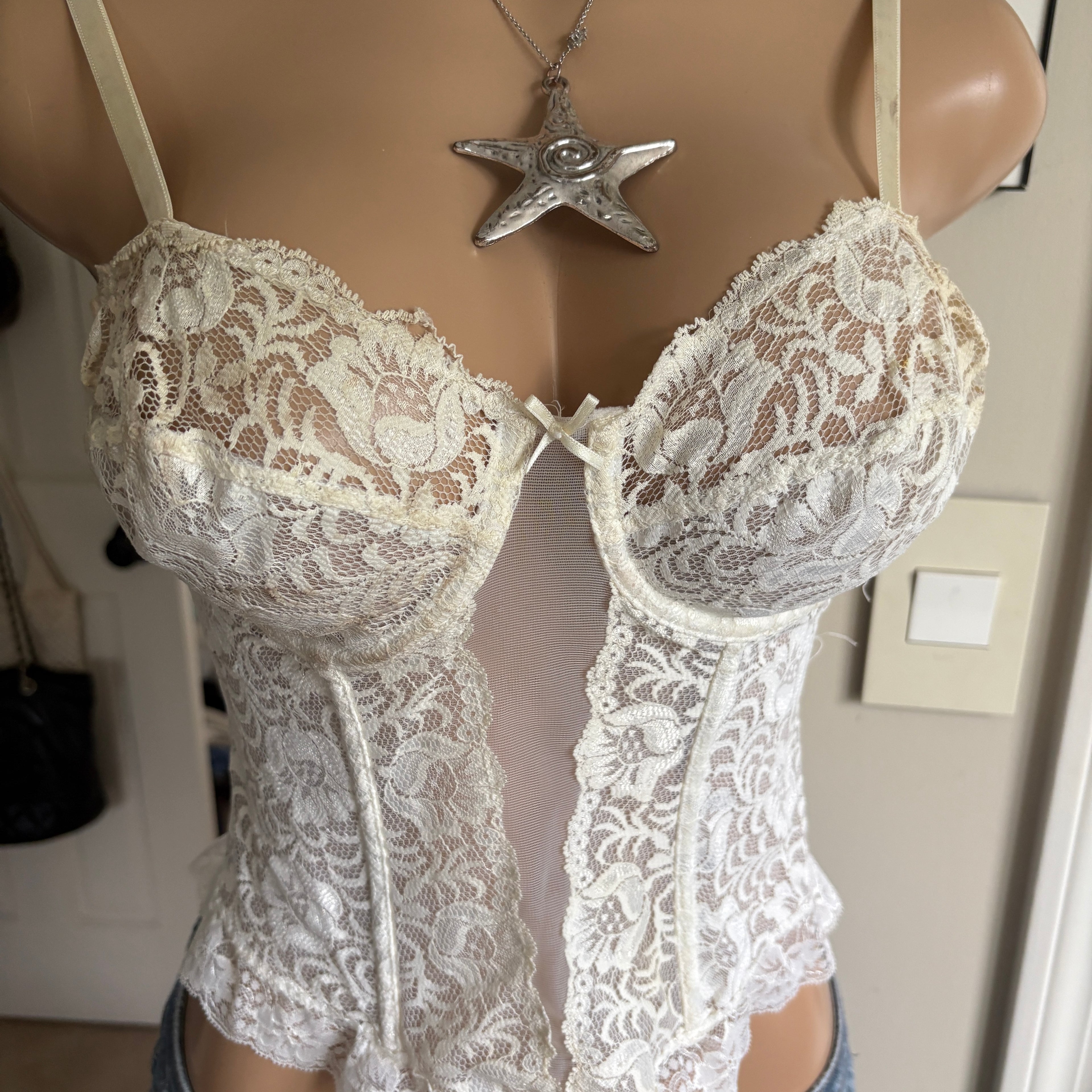 00s white lace bustier corset top (size 36C)