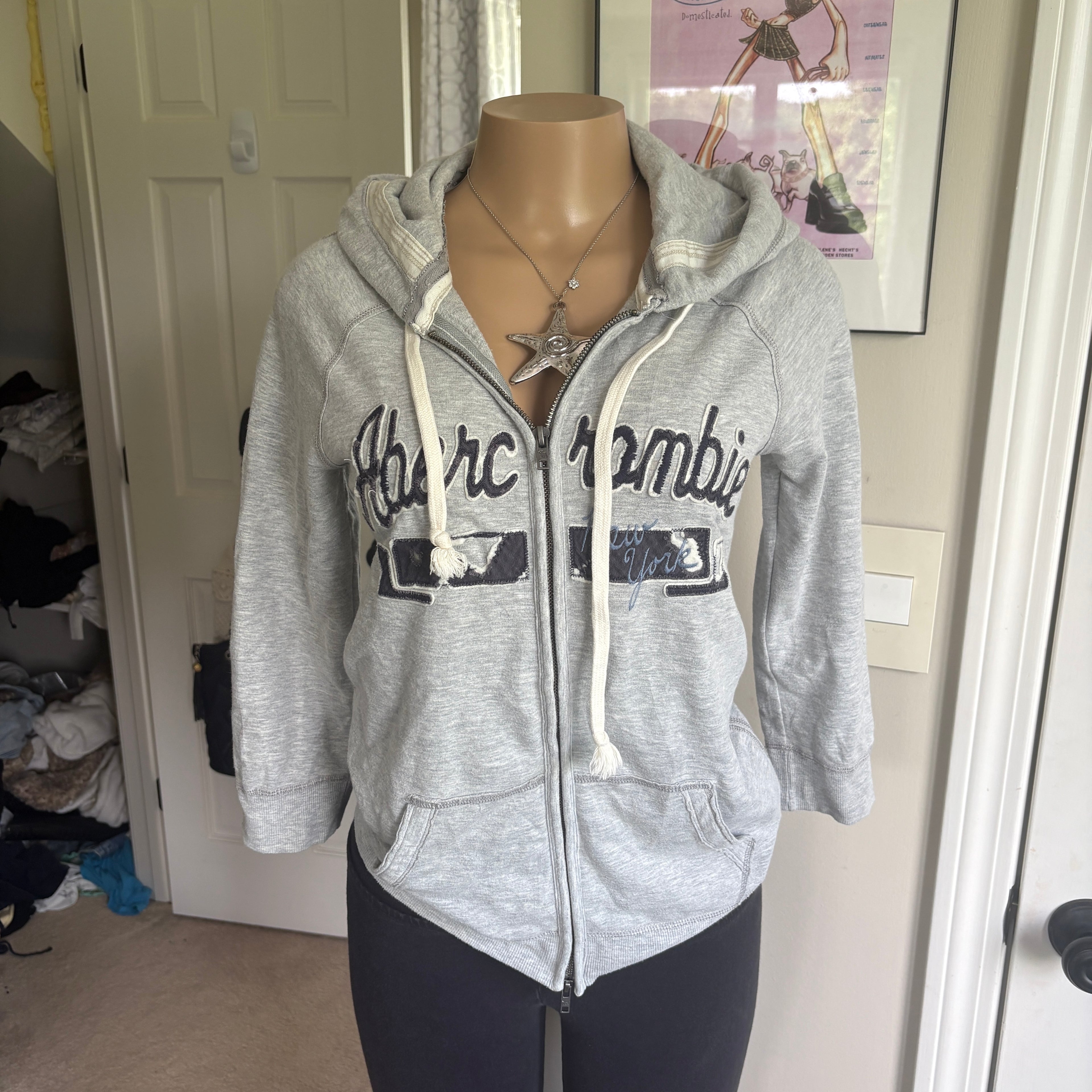 00s Abercrombie & Fitch spellout gray zip hoodie (size L)