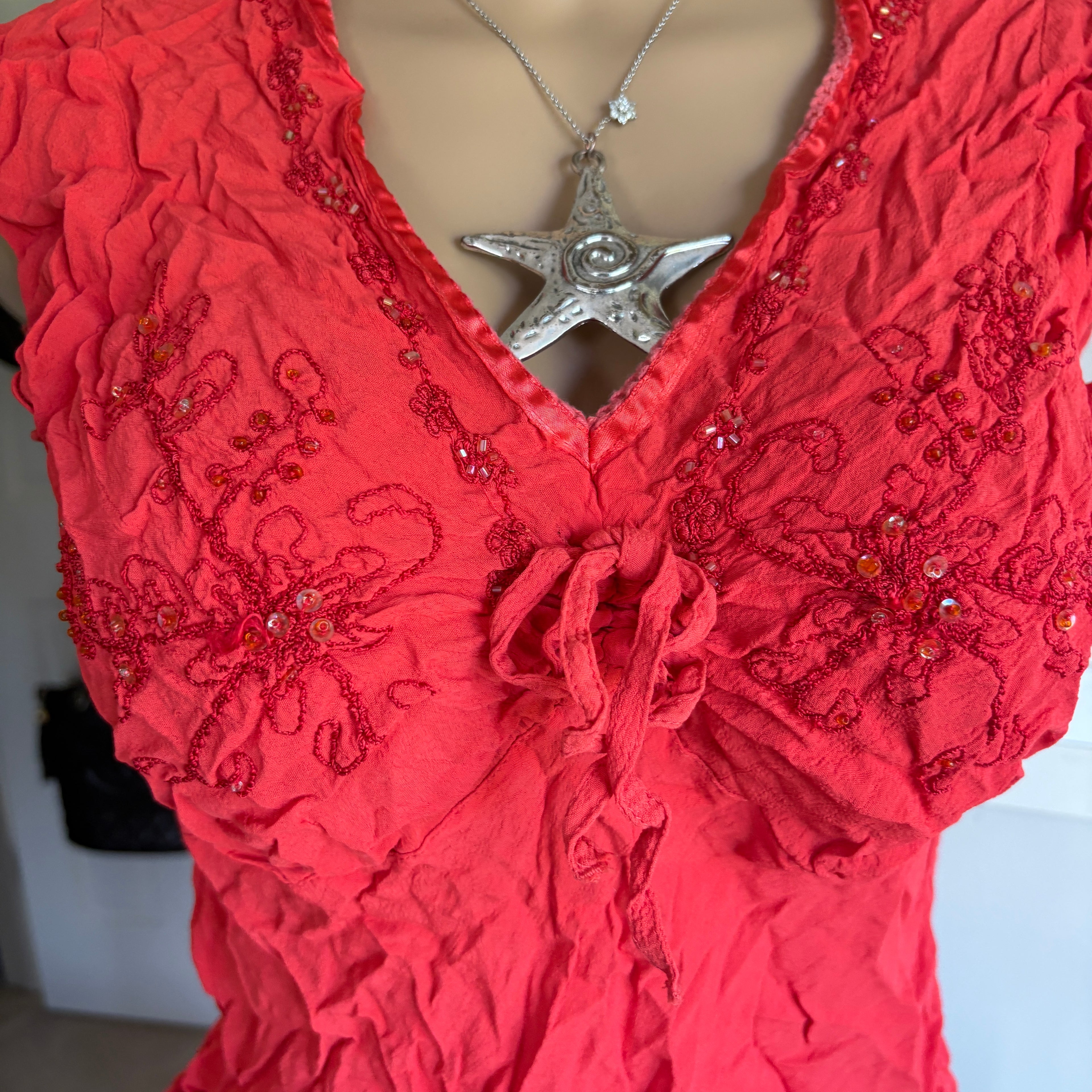 00s red beaded floral short sleeve (size S)