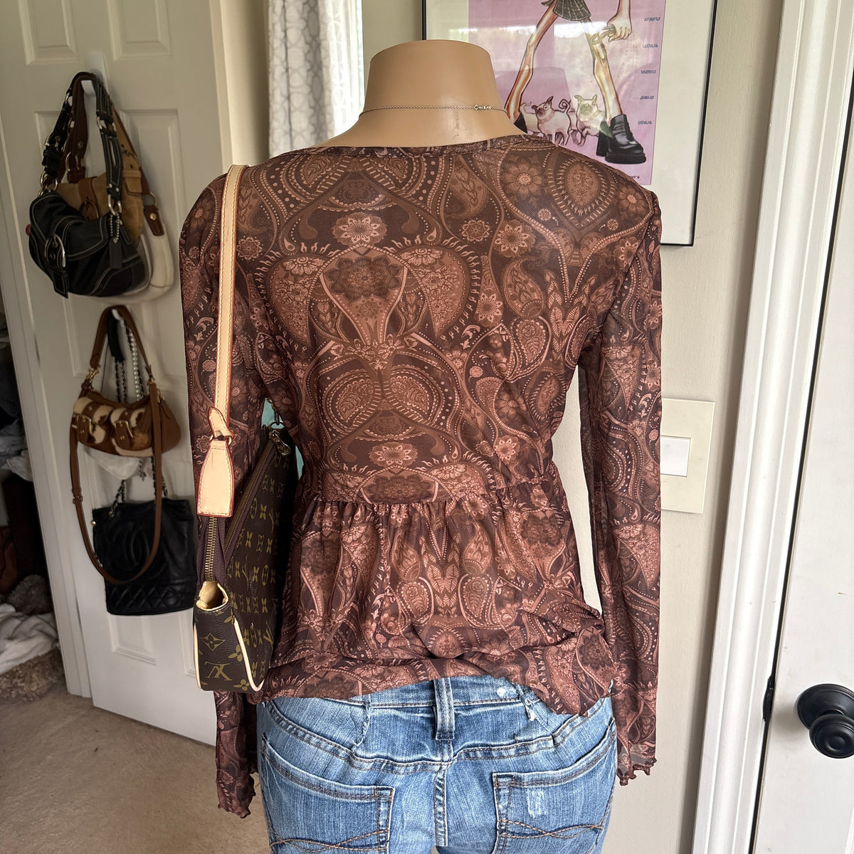 00s brown flare sleeve top (size M)