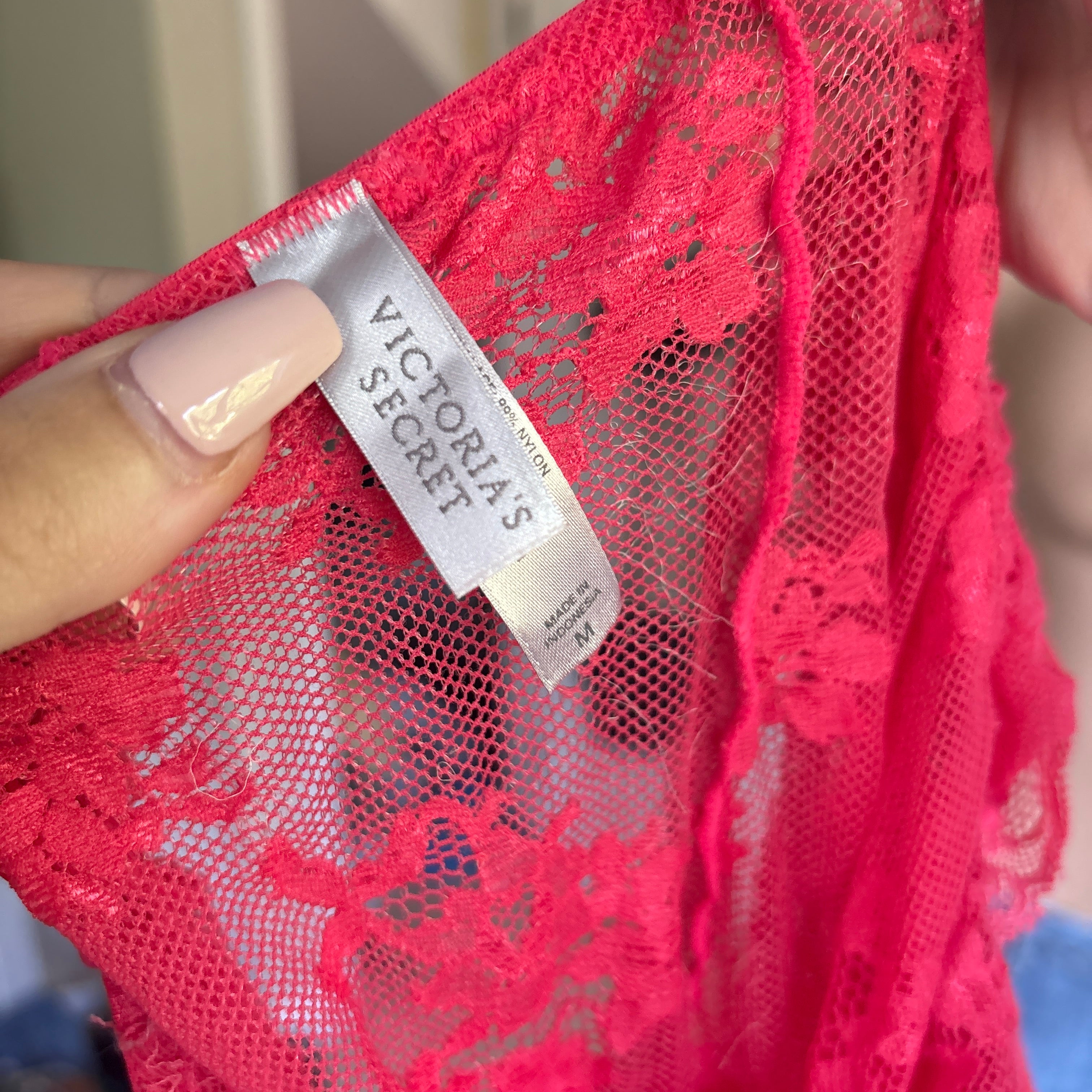 00s Victoria's Secret hot pink lace halter slip top (size M)