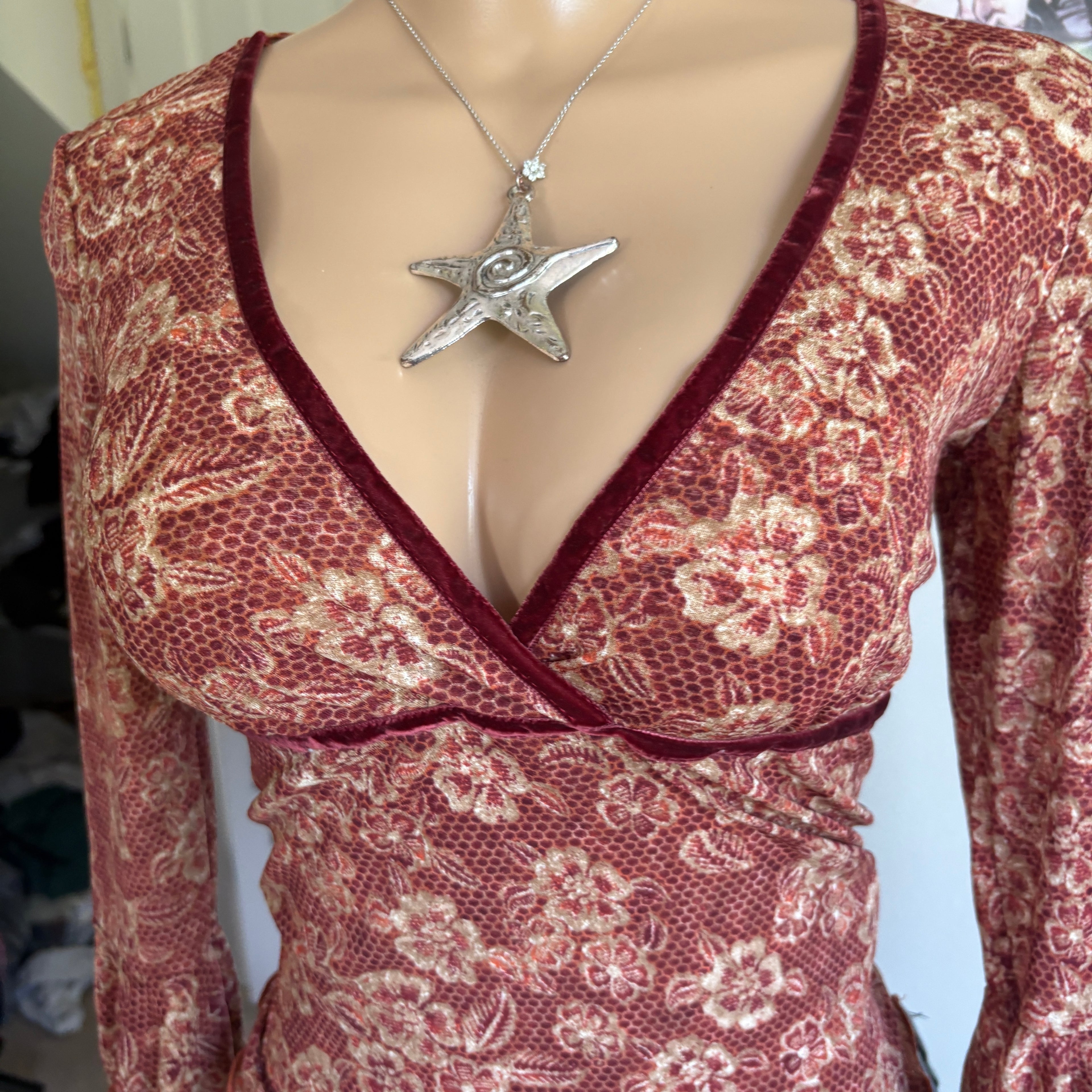 00s red floral v neck bell sleeve top (size S)