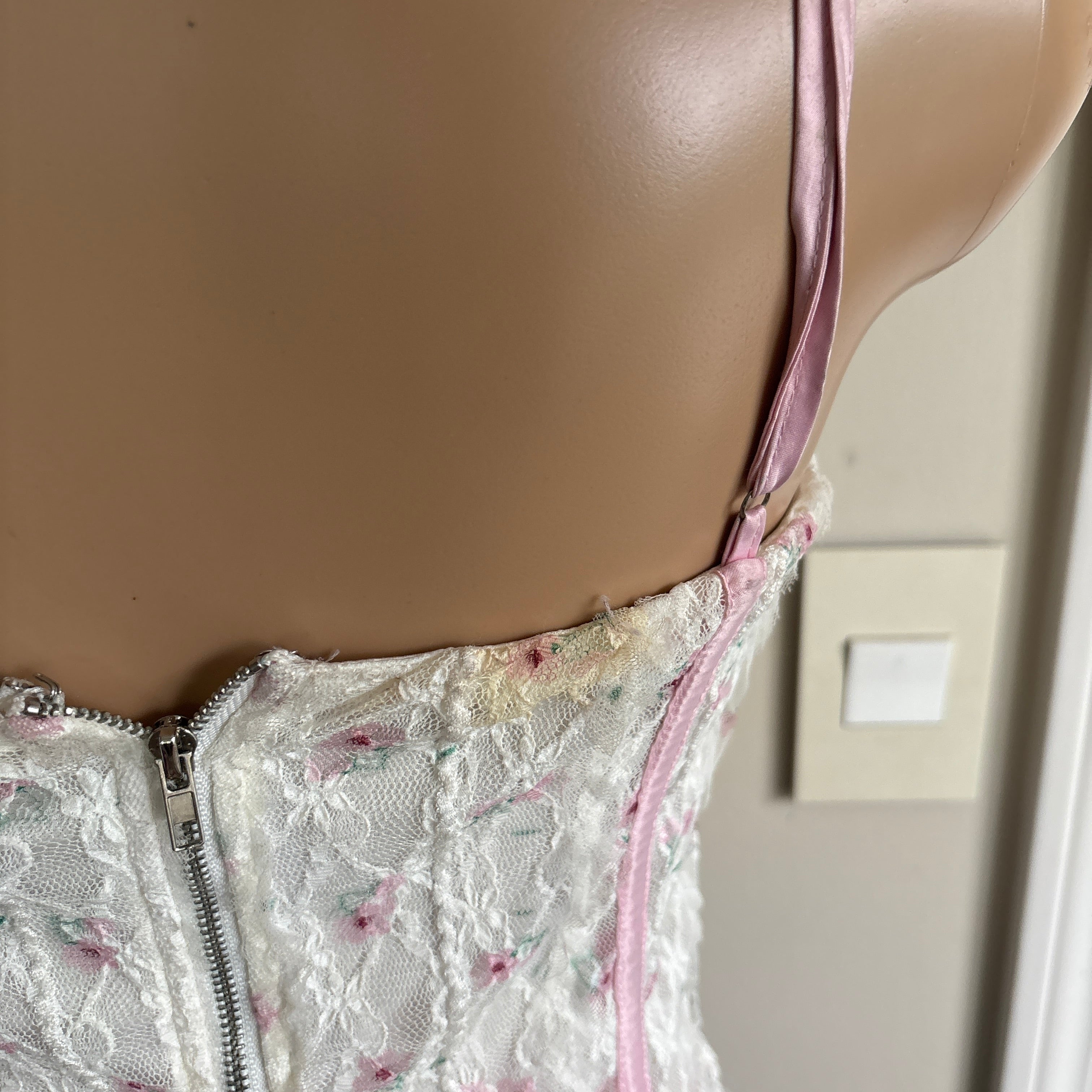 00s floral corset bustier top (size M)